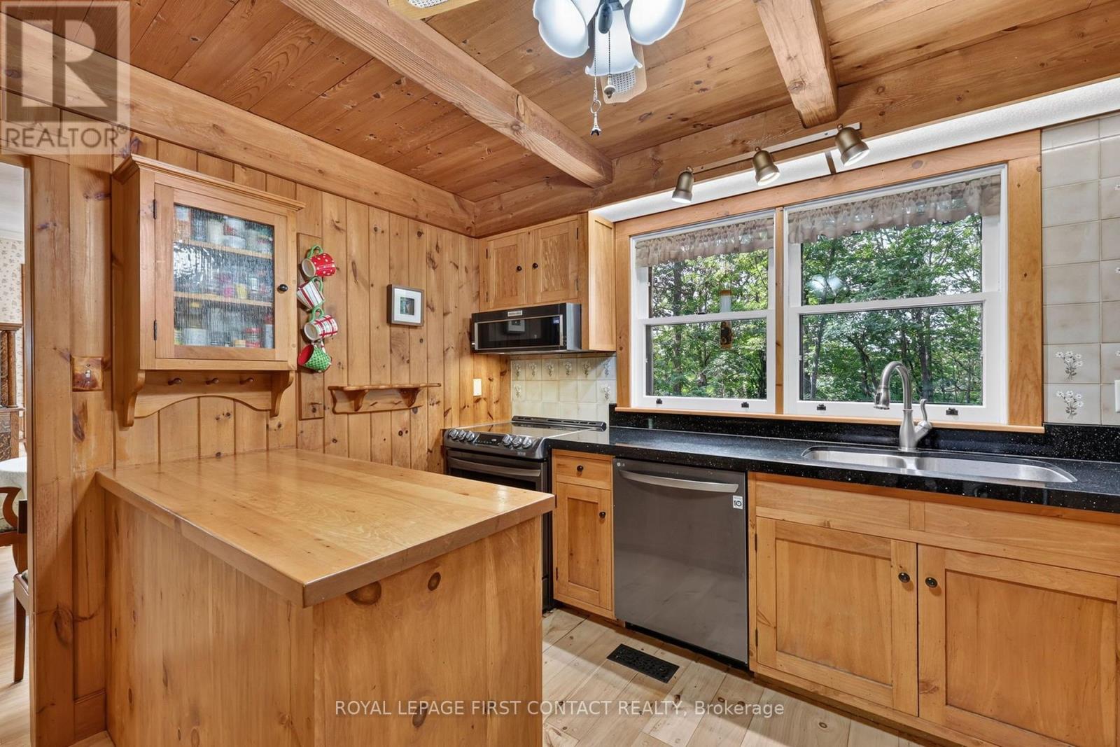 29 Doran Road, Springwater, Ontario  L9X 1L3 - Photo 11 - S13725026