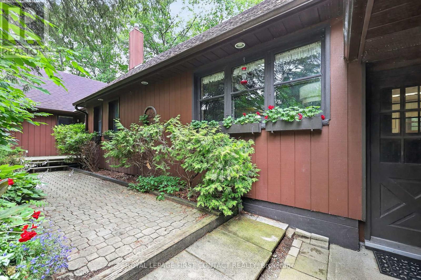 29 Doran Road, Springwater, Ontario  L9X 1L3 - Photo 5 - S13725026