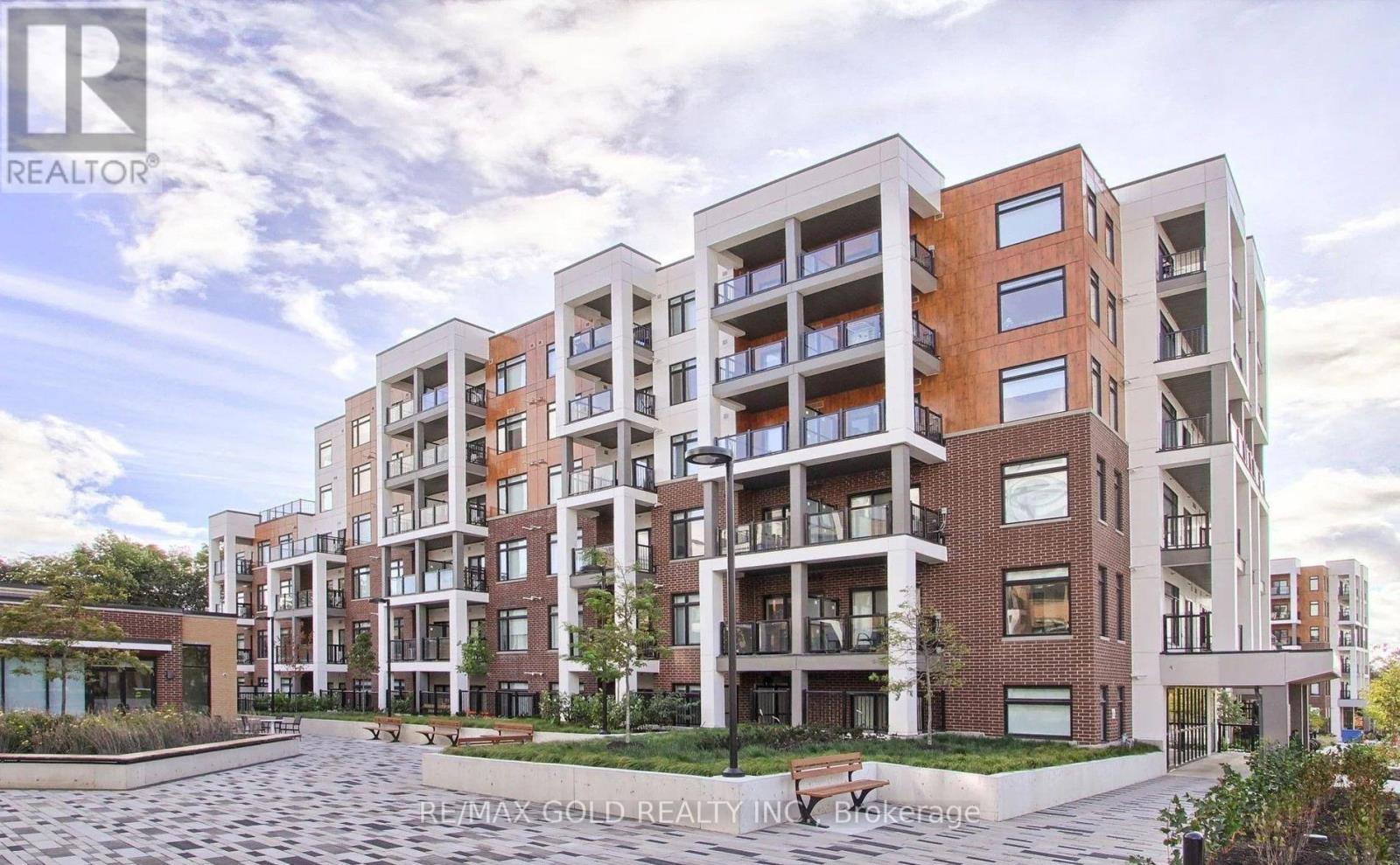 401 - 135 CANON  JACKSON DRIVE, Toronto, Ontario