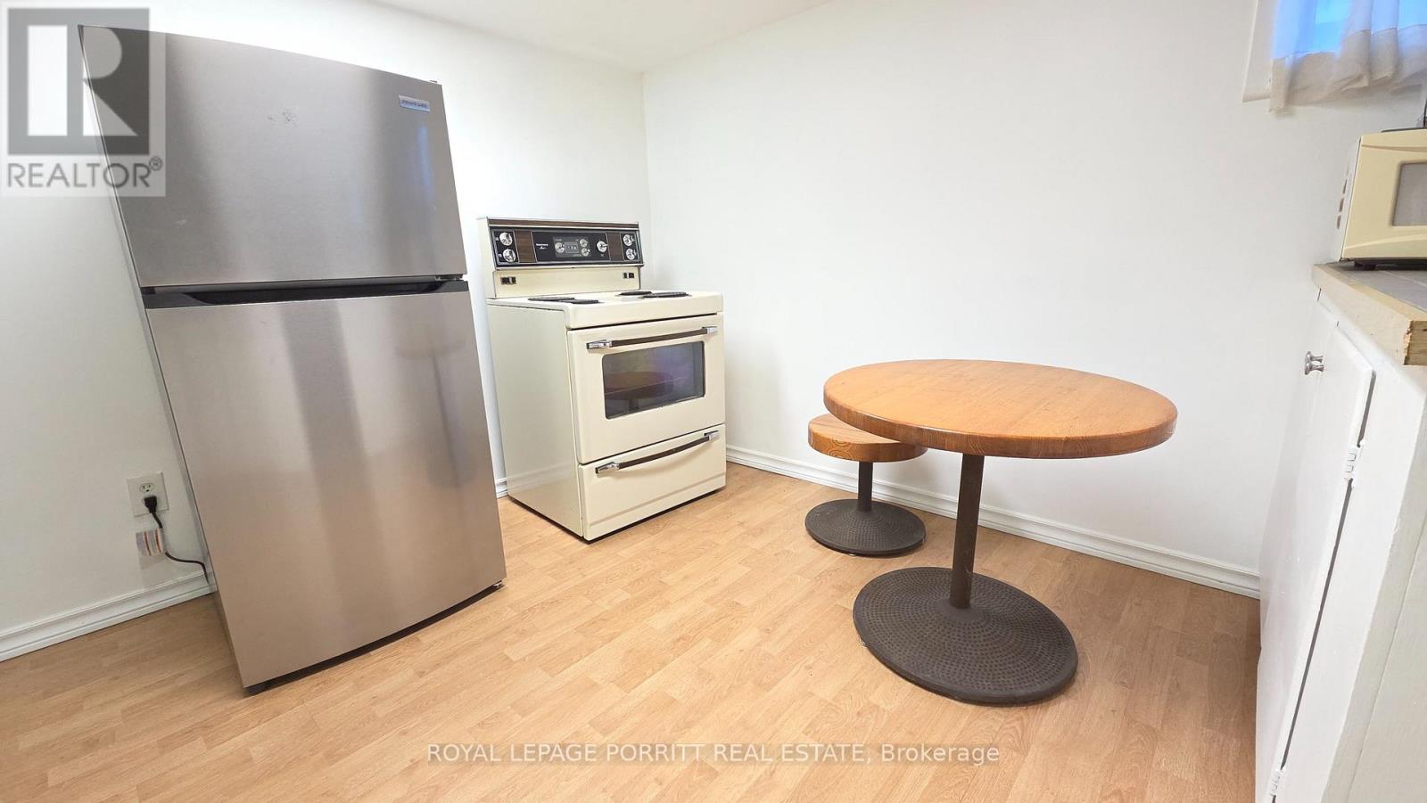 Lower - 8 Meaford Avenue, Toronto, Ontario  M8V 2H5 - Photo 7 - W13725004
