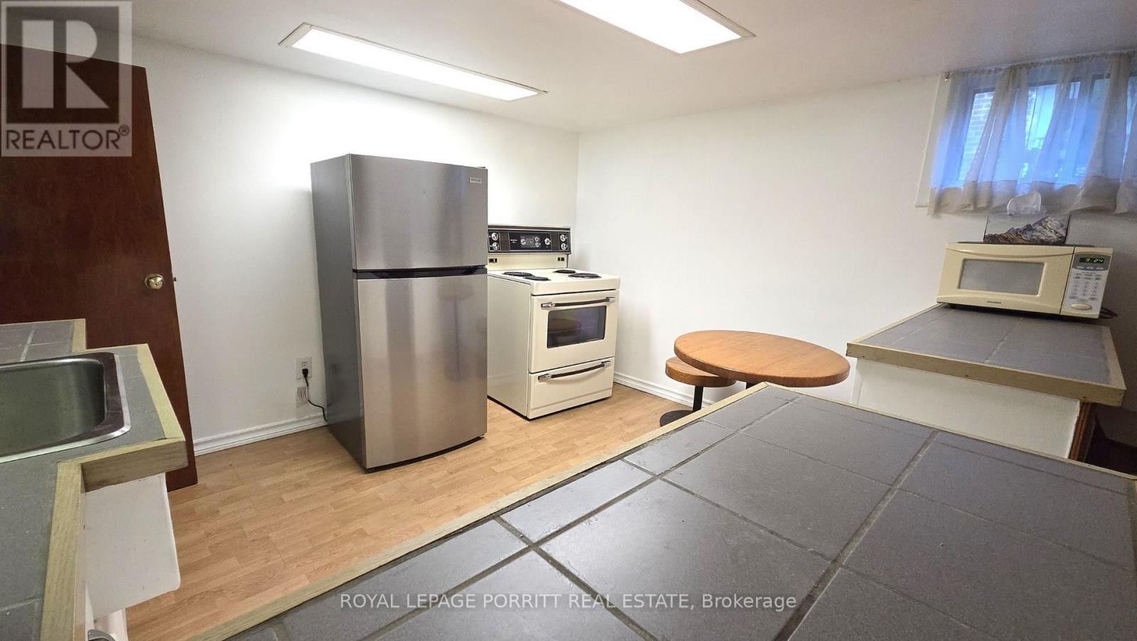 Lower - 8 Meaford Avenue, Toronto, Ontario  M8V 2H5 - Photo 8 - W13725004