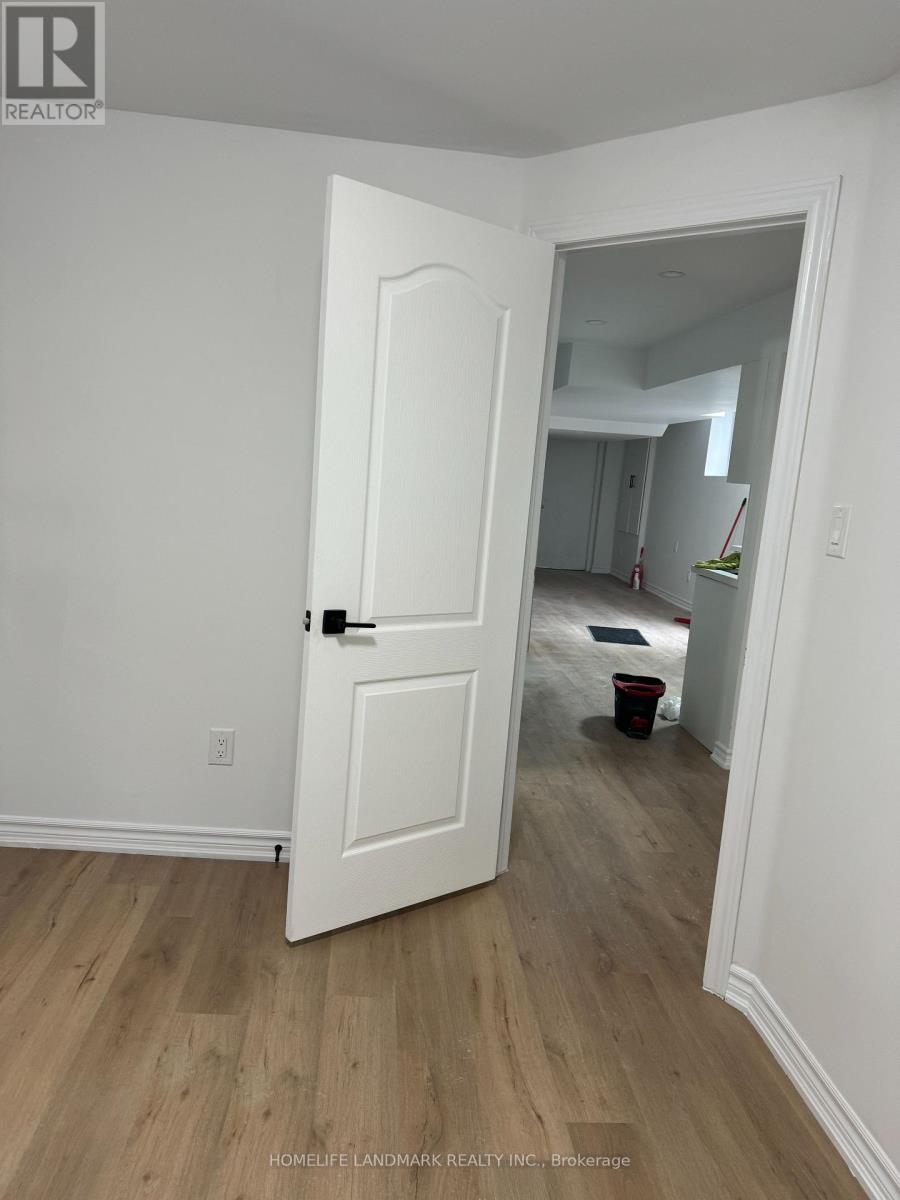 37 Seahorse Avenue W, Brampton, Ontario  L6V 4N7 - Photo 7 - W13725018