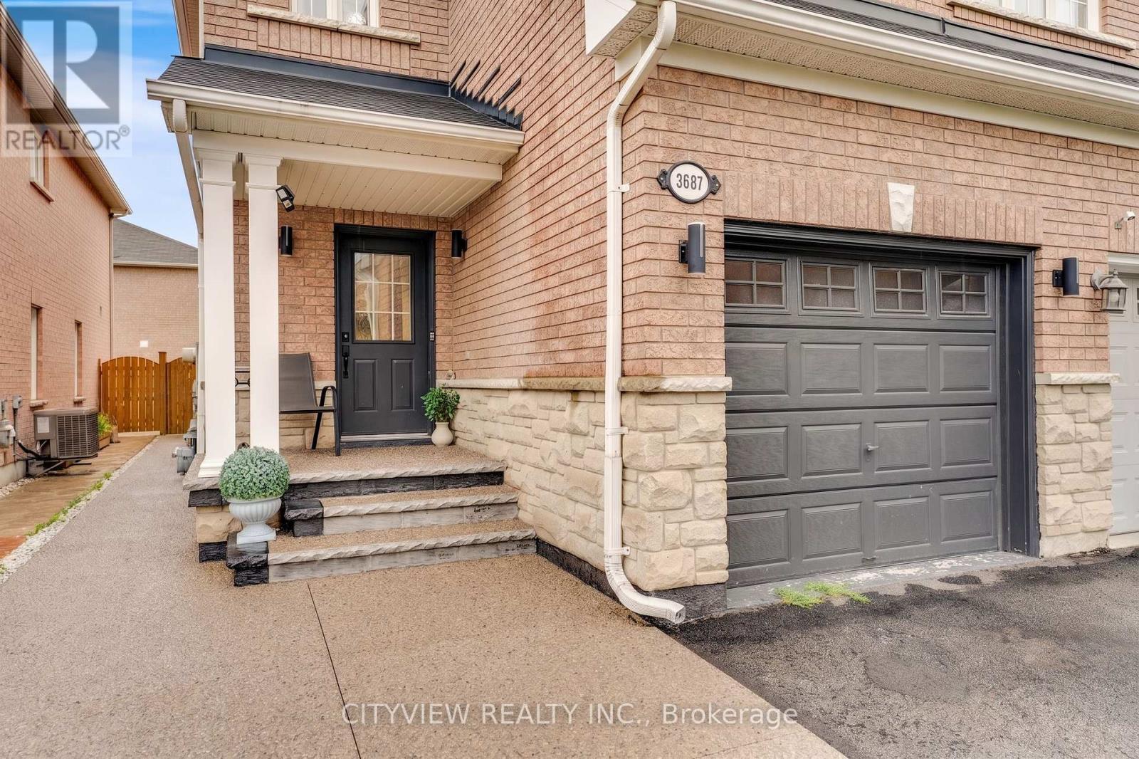 3687 Bala Drive, Mississauga, Ontario  L5M 7N1 - Photo 6 - W13725034