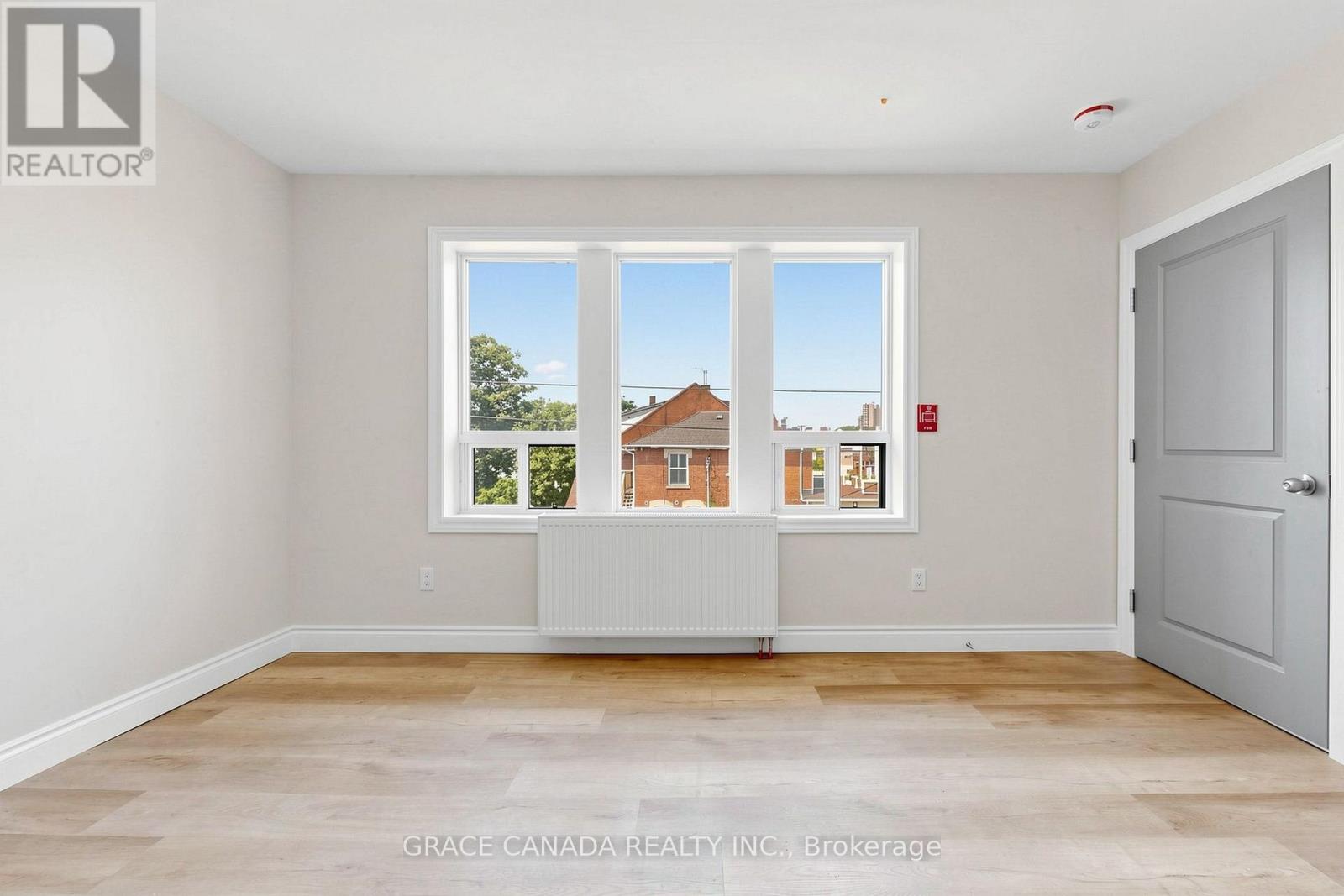 65 SANFORD AVENUE S, Hamilton, Ontario