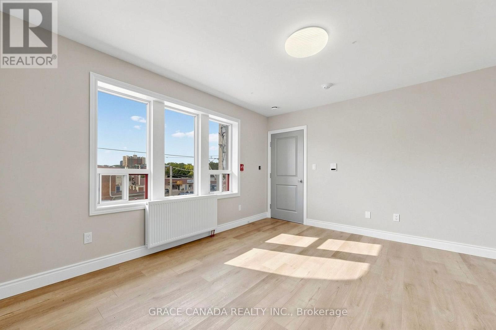 65 Sanford Avenue S, Hamilton, Ontario  L8M 2G7 - Photo 2 - X13725006