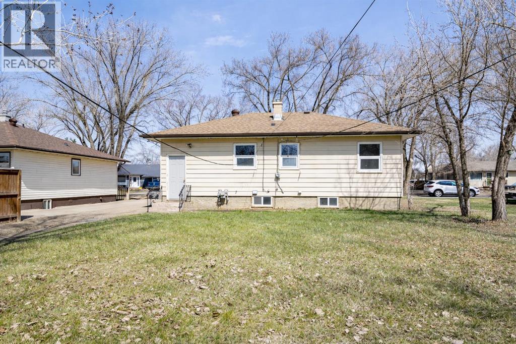 321 3 Avenue E, Bow Island, Alberta  T0K 0G0 - Photo 13 - A2325212