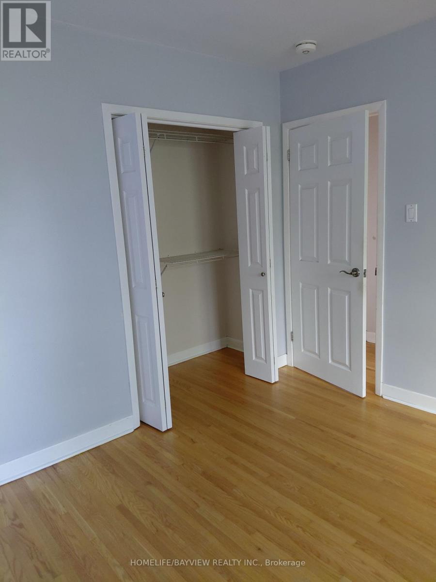 303 Millard(Main Level) Avenue, Newmarket, Ontario  L3Y 1Z3 - Photo 7 - N13625018