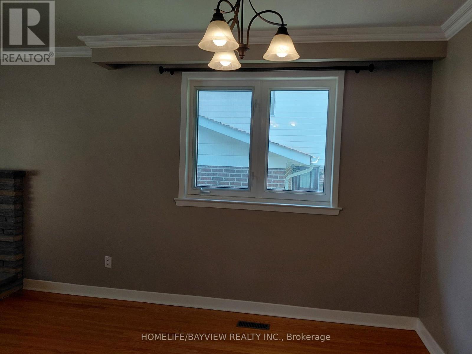 303 Millard(Main Level) Avenue, Newmarket, Ontario  L3Y 1Z3 - Photo 10 - N13625018