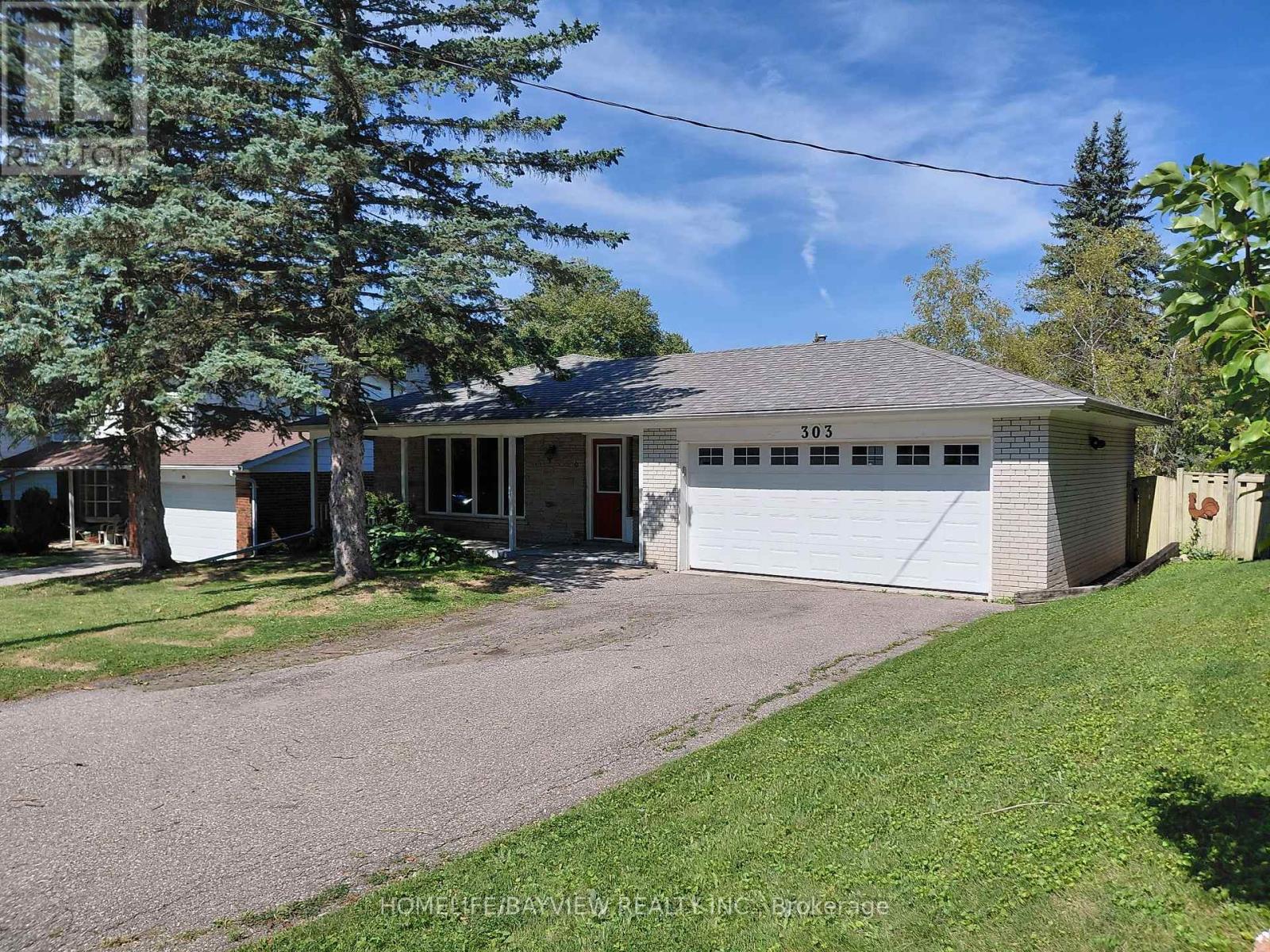 303 MILLARD(MAIN LEVEL) AVENUE, Newmarket, Ontario