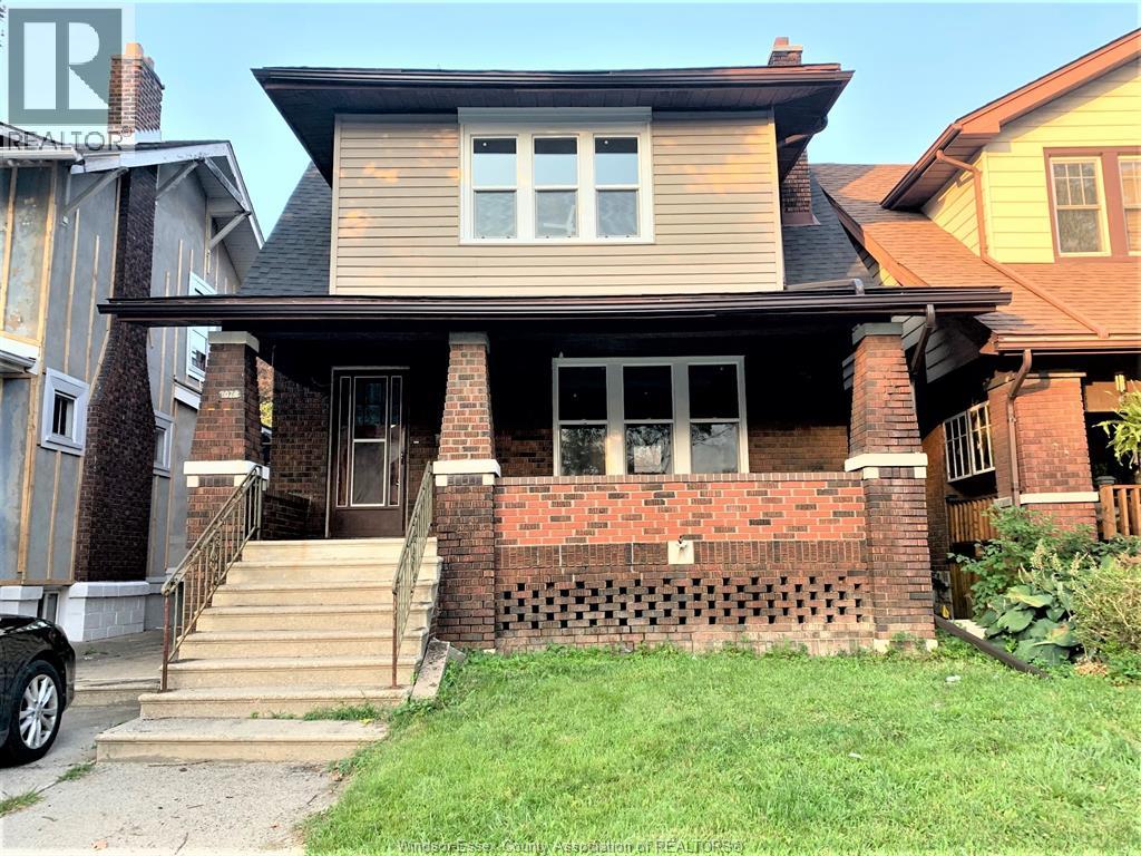 1076 DOUGALL, Windsor, Ontario