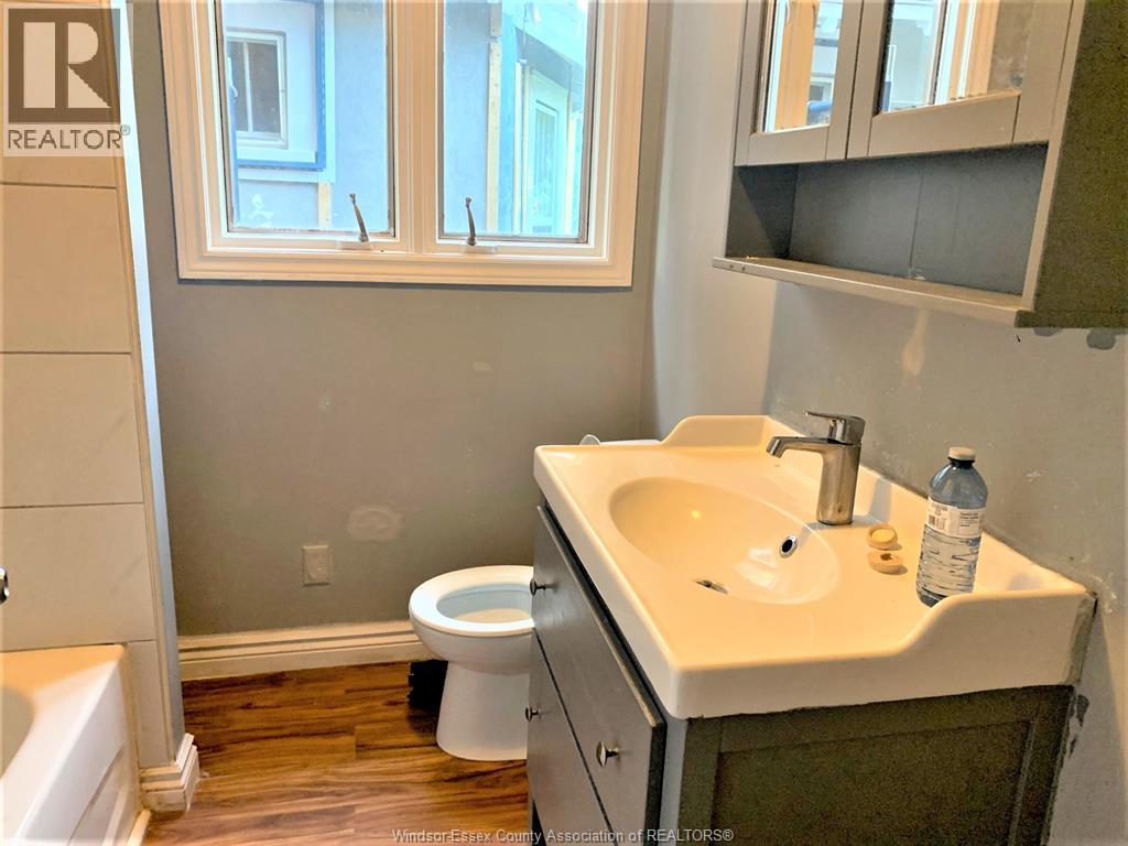 1076 Dougall, Windsor, Ontario  N9A 4R5 - Photo 17 - 26017416