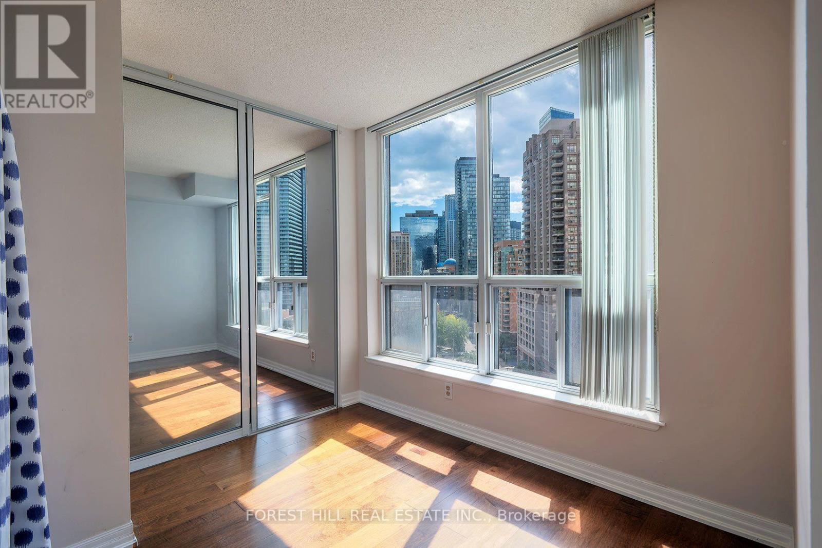 1303 - 24 Wellesley Street W, Toronto, Ontario  M4Y 2X6 - Photo 18 - C13708210