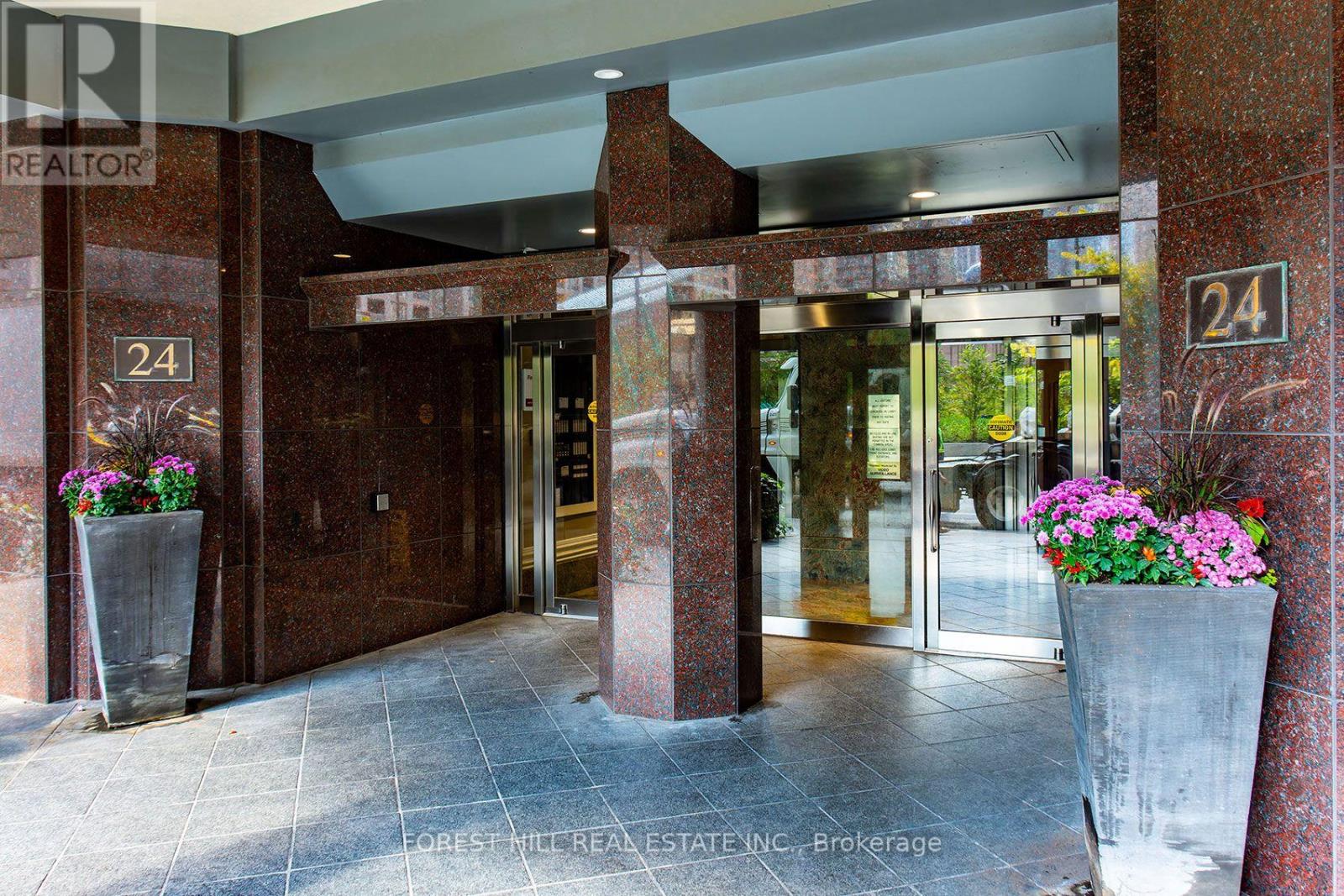 1303 - 24 Wellesley Street W, Toronto, Ontario  M4Y 2X6 - Photo 2 - C13708210