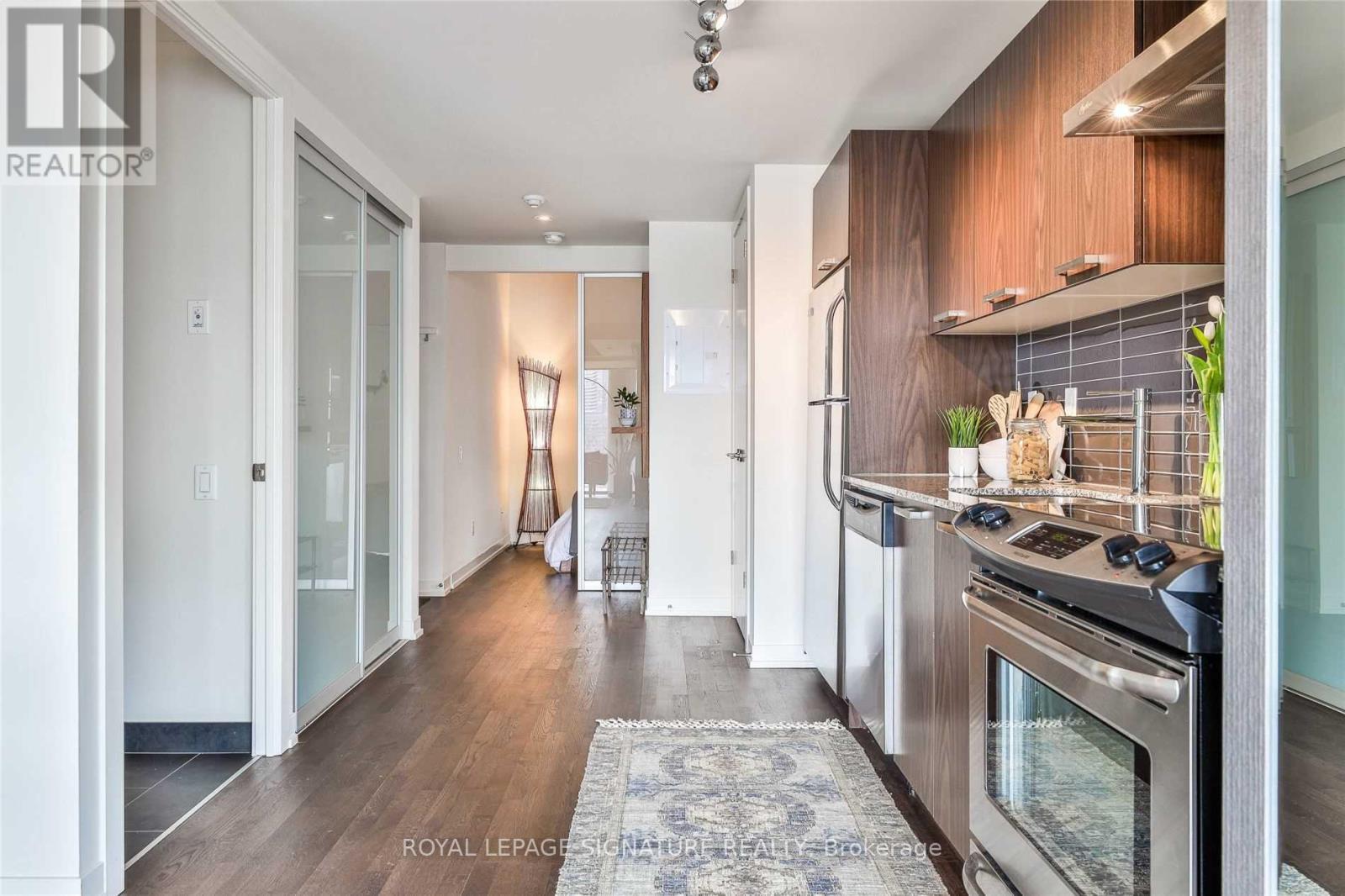 819 - 95 Bathurst Street, Toronto, Ontario  M5V 0H7 - Photo 4 - C13725092