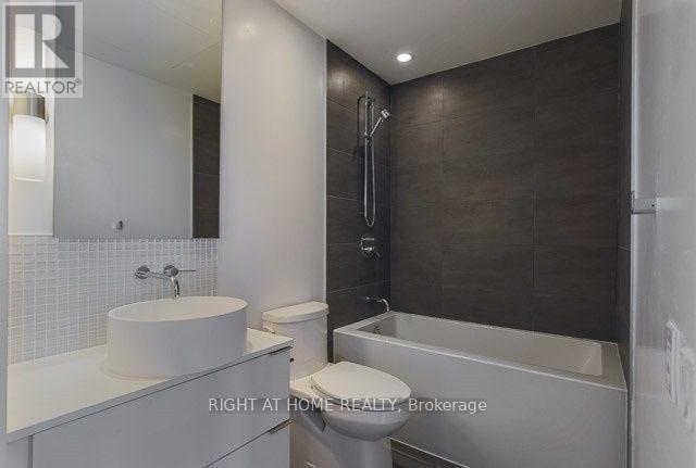 1906 - 185 Roehampton Avenue, Toronto, Ontario  M4P 0C6 - Photo 5 - C13725096