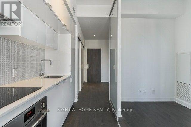 1906 - 185 Roehampton Avenue, Toronto, Ontario  M4P 0C6 - Photo 6 - C13725096