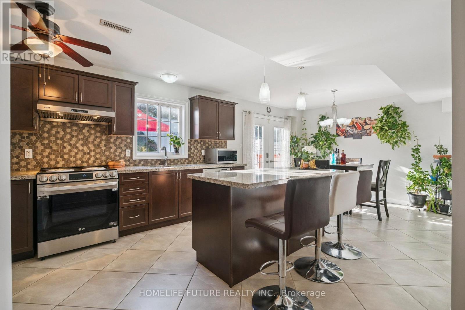 2048 Mcneil Street, Innisfil, Ontario  L9S 0H8 - Photo 8 - N13725080