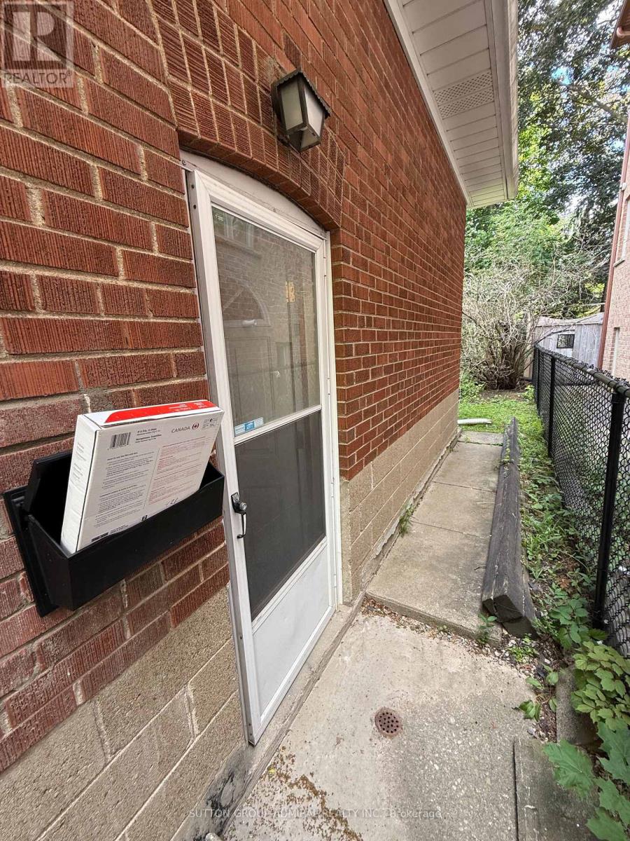 119 Caribou Road, Toronto, Ontario  M5N 2B1 - Photo 11 - C13443226