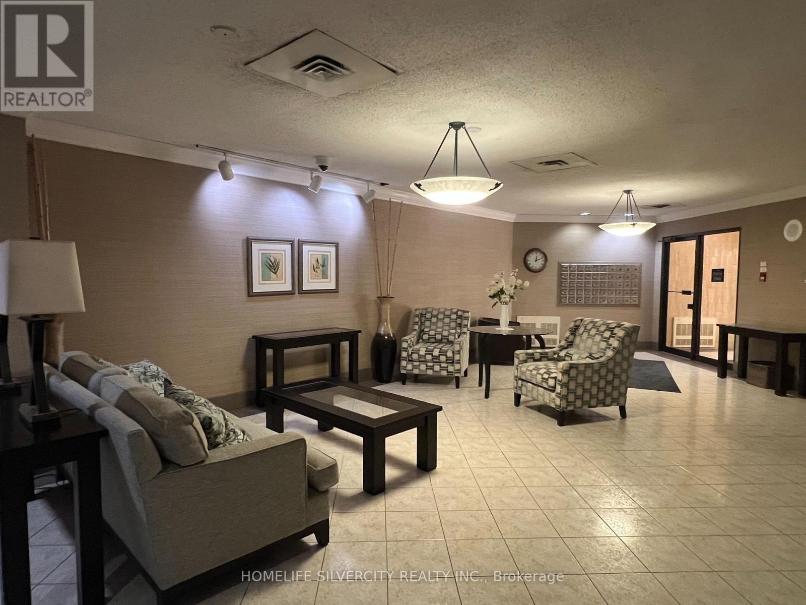 1002 - 58 Church Street E, Brampton, Ontario  L6V 4A8 - Photo 2 - W13724068