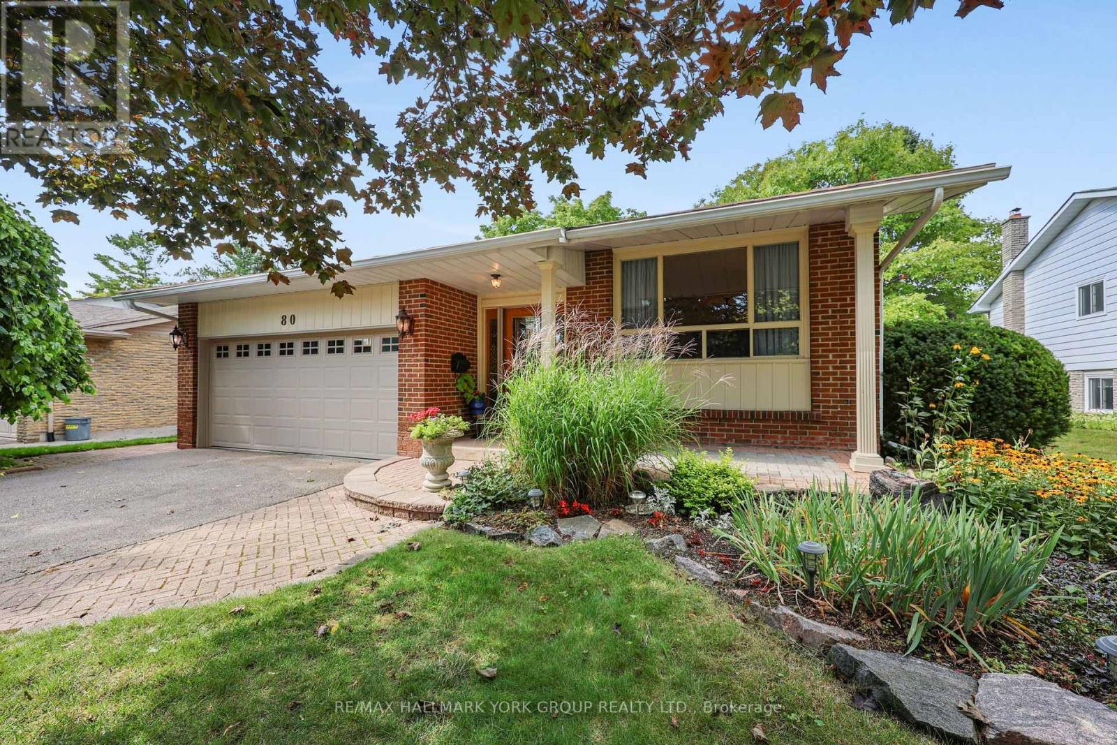 80 FAIRWAY DRIVE, Aurora, Ontario