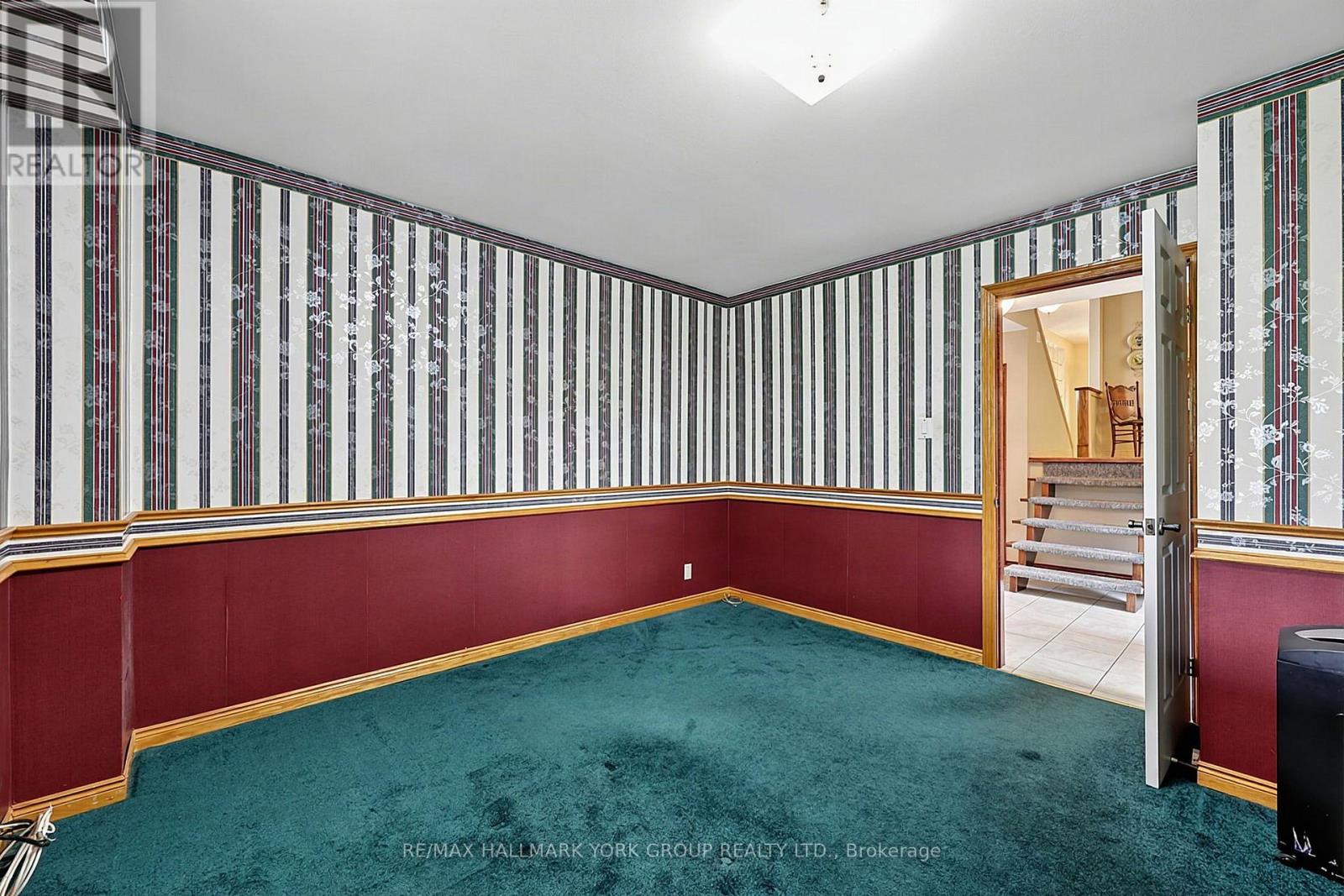 80 Fairway Drive, Aurora, Ontario  L4G 2H4 - Photo 17 - N13724854