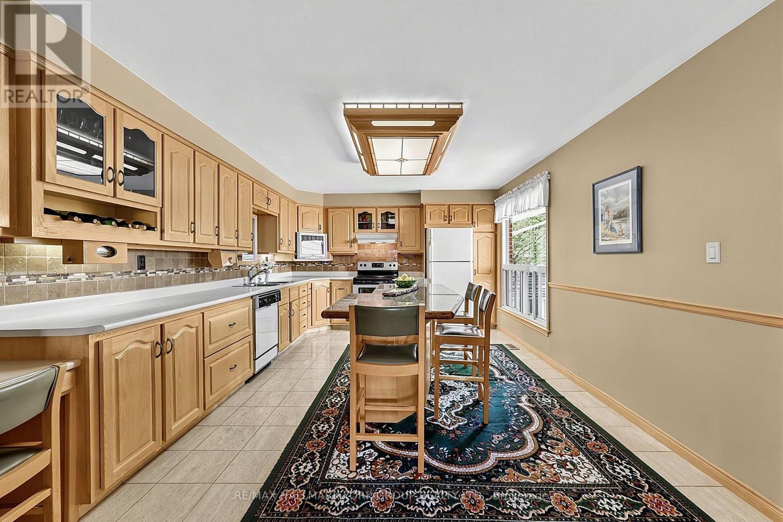 80 Fairway Drive, Aurora, Ontario  L4G 2H4 - Photo 6 - N13724854