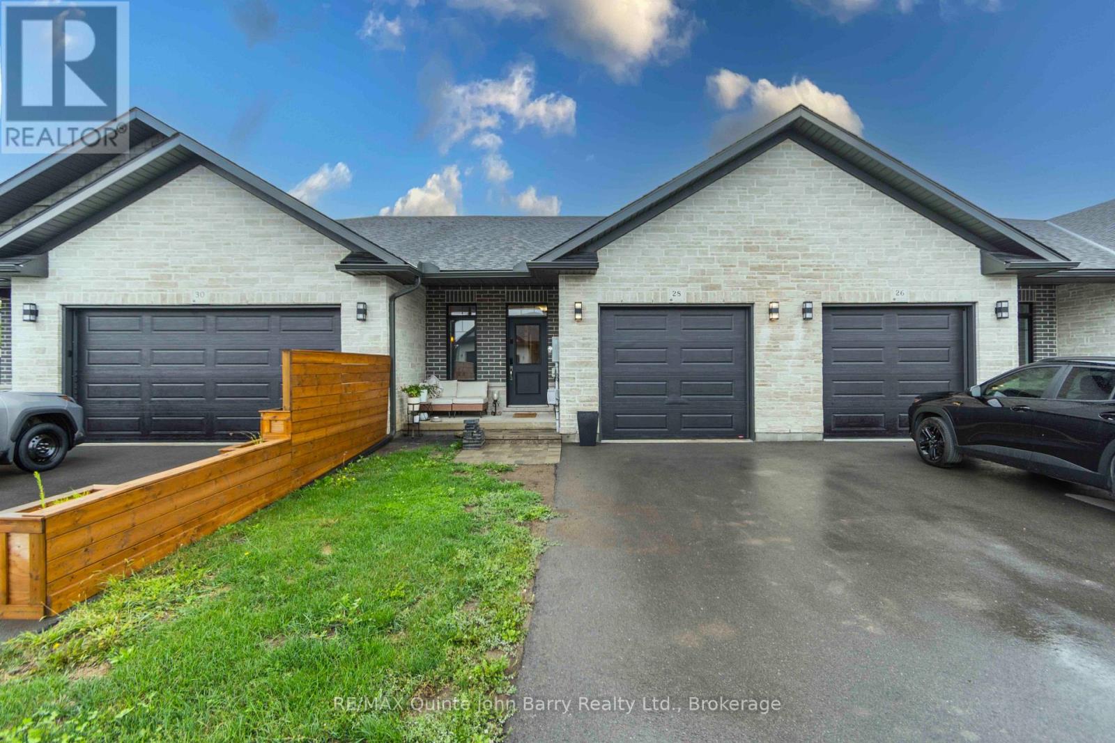 28 RAYCROFT DRIVE, Belleville, Ontario