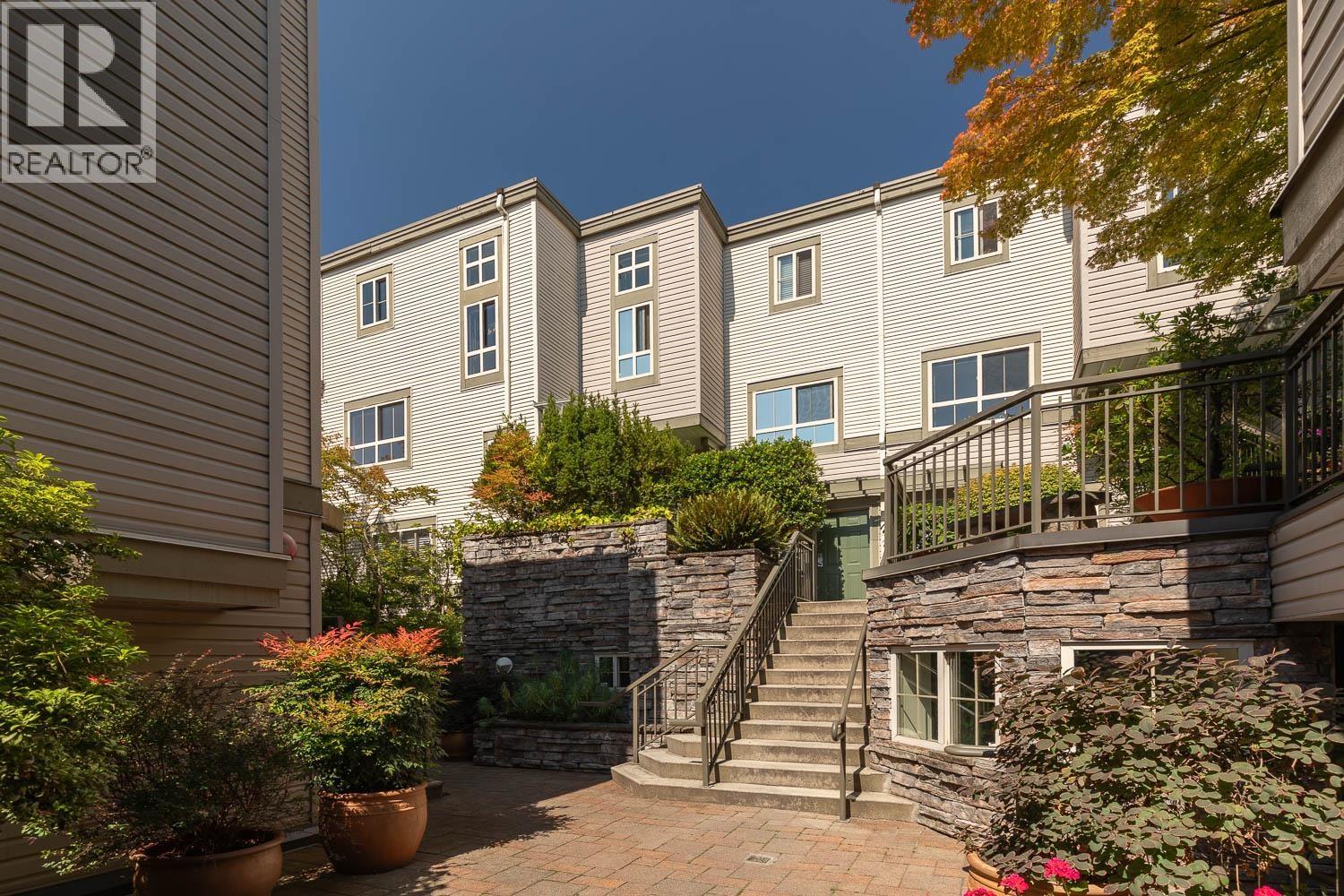 34 2375 W BROADWAY, Vancouver, British Columbia