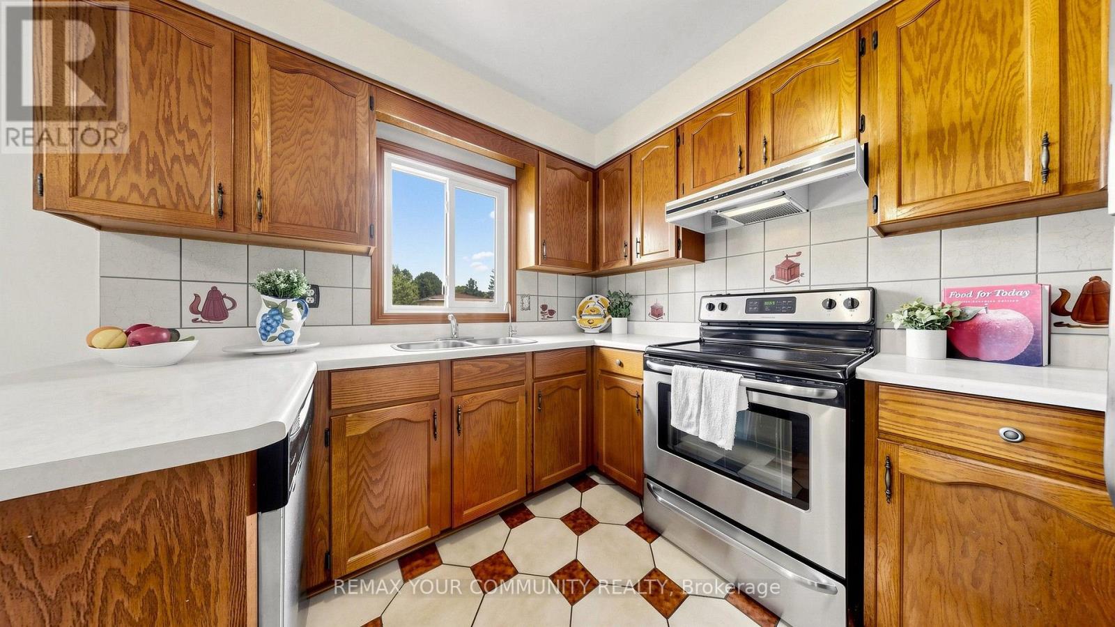 2 Janus Place, Vaughan, Ontario  L4L 3V1 - Photo 10 - N13725118