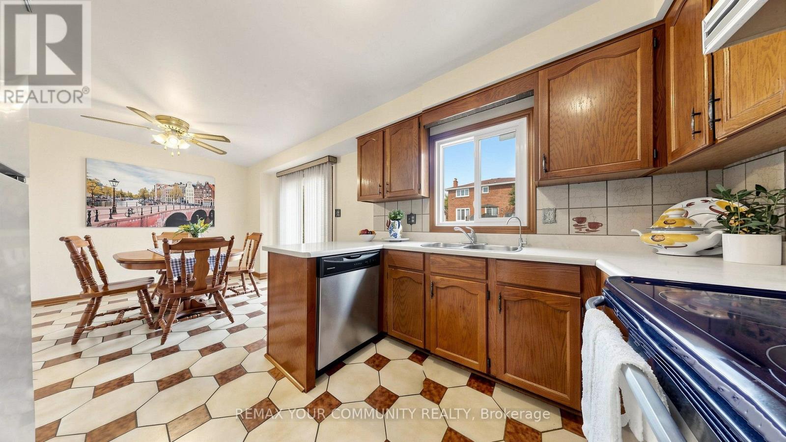 2 Janus Place, Vaughan, Ontario  L4L 3V1 - Photo 11 - N13725118