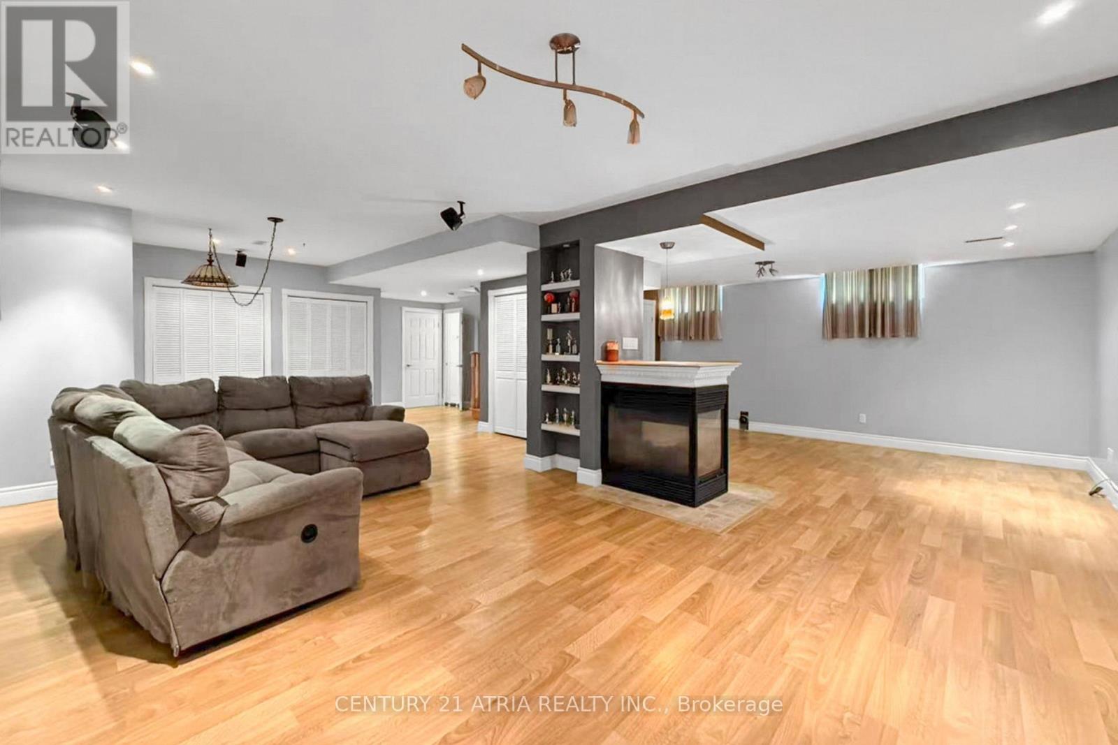 543 Queens Drive, Toronto, Ontario  M6L 1M9 - Photo 40 - W13725130