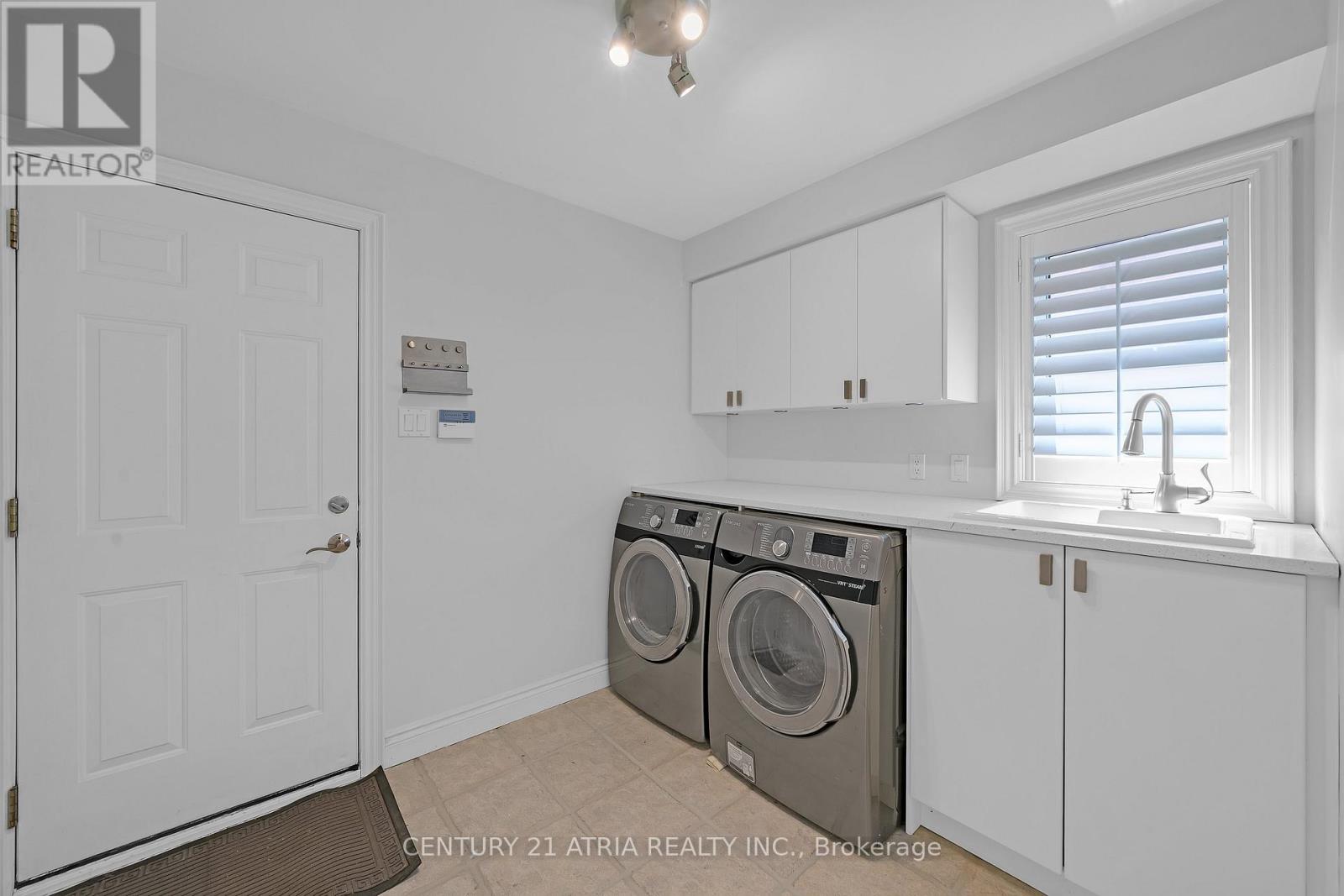 543 Queens Drive, Toronto, Ontario  M6L 1M9 - Photo 43 - W13725130