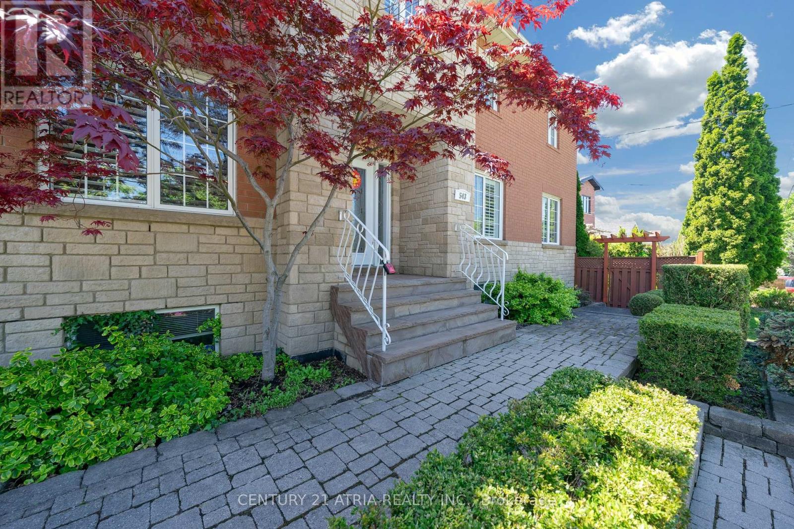 543 Queens Drive, Toronto, Ontario  M6L 1M9 - Photo 5 - W13725130