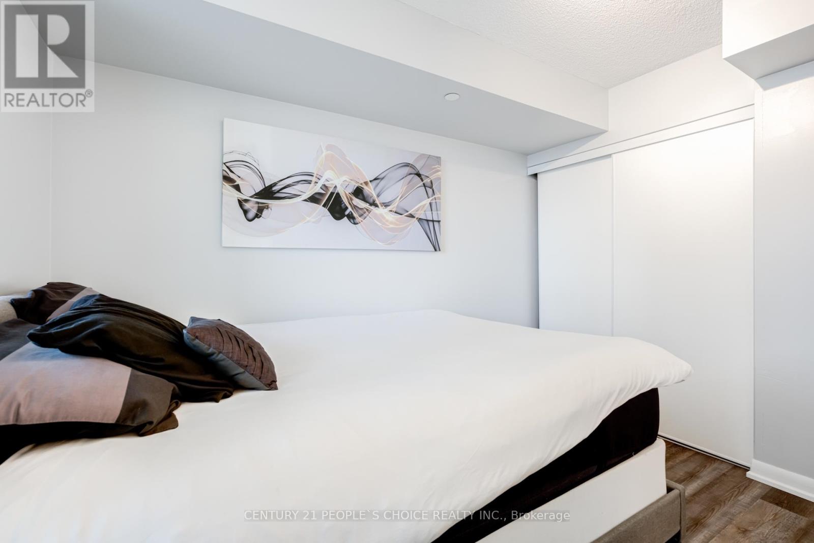 2005 - 215 Sherway Gardens Road, Toronto, Ontario  M9C 0A5 - Photo 12 - W13725164