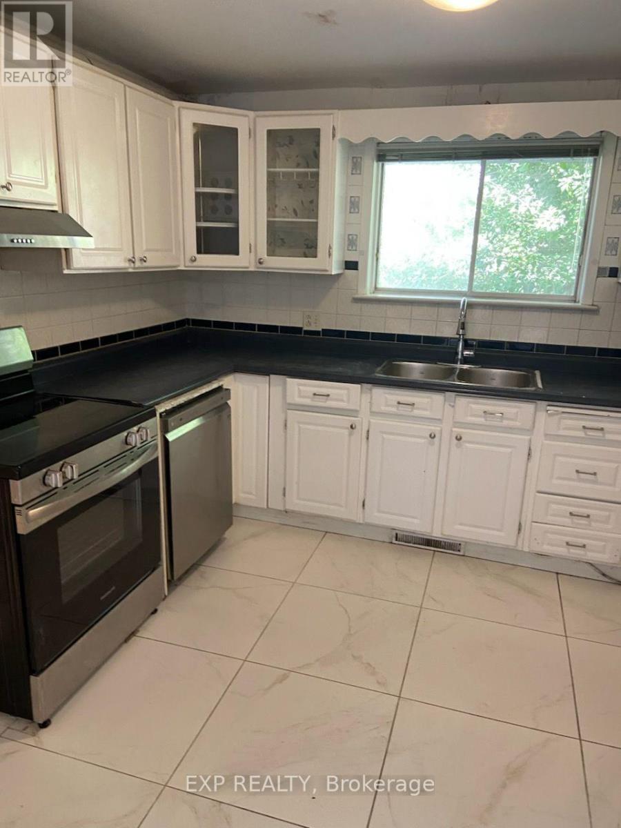210 South Service Road, Mississauga, Ontario  L5G 2S1 - Photo 5 - W13718806