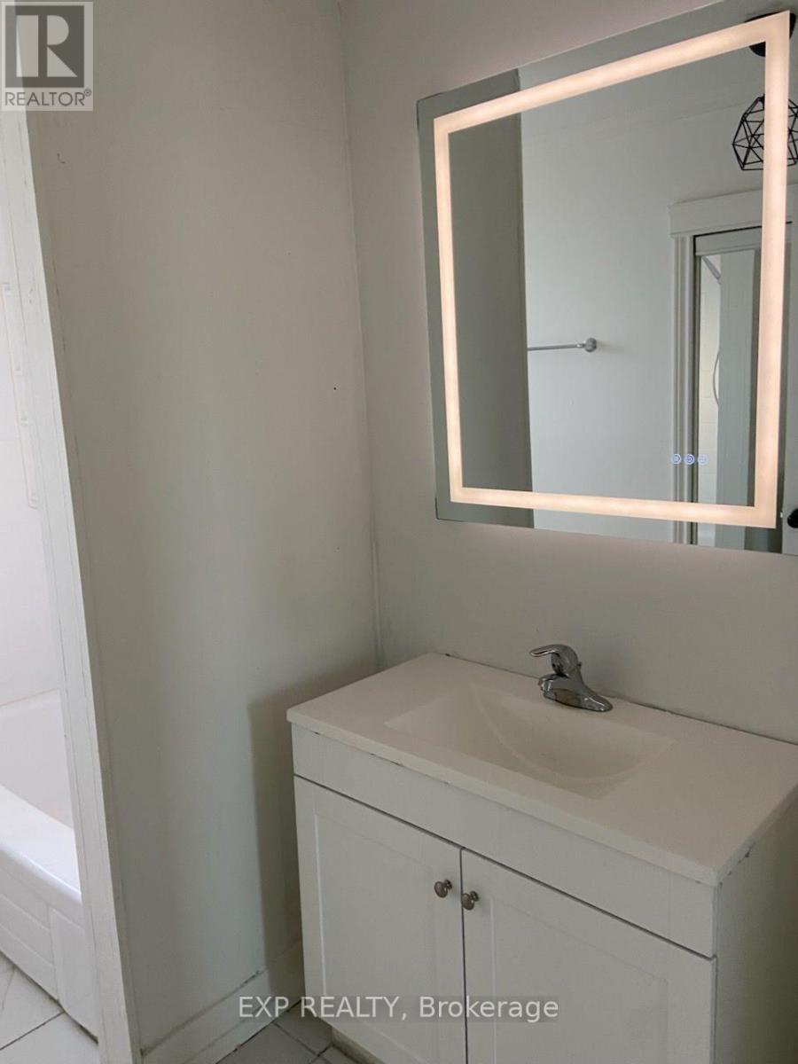 210 South Service Road, Mississauga, Ontario  L5G 2S1 - Photo 16 - W13718806