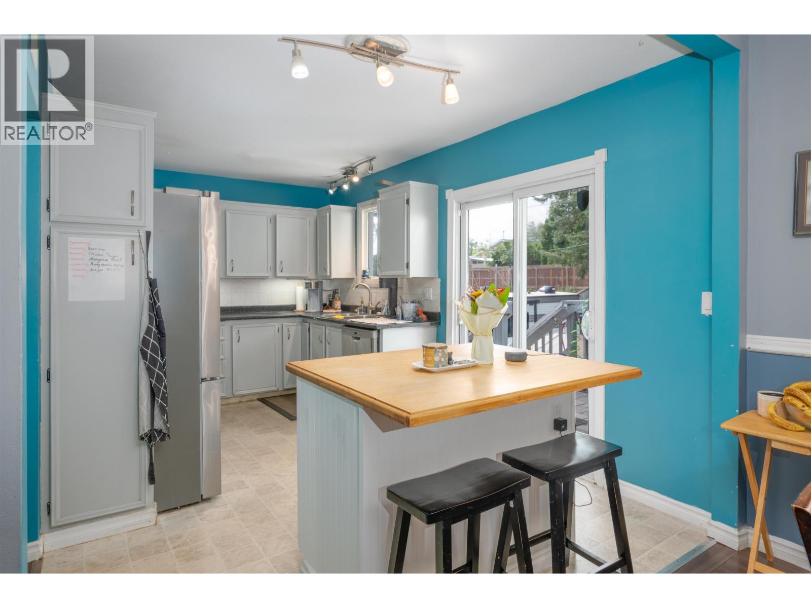 455 N Patterson Street, Prince George, British Columbia  V2M 3J3 - Photo 2 - R3159448