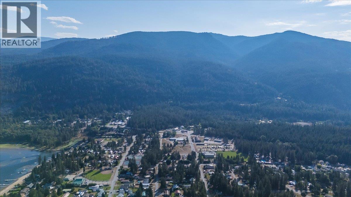 91 Holmes Road, Christina Lake, British Columbia  V0H 1E0 - Photo 57 - 10399080