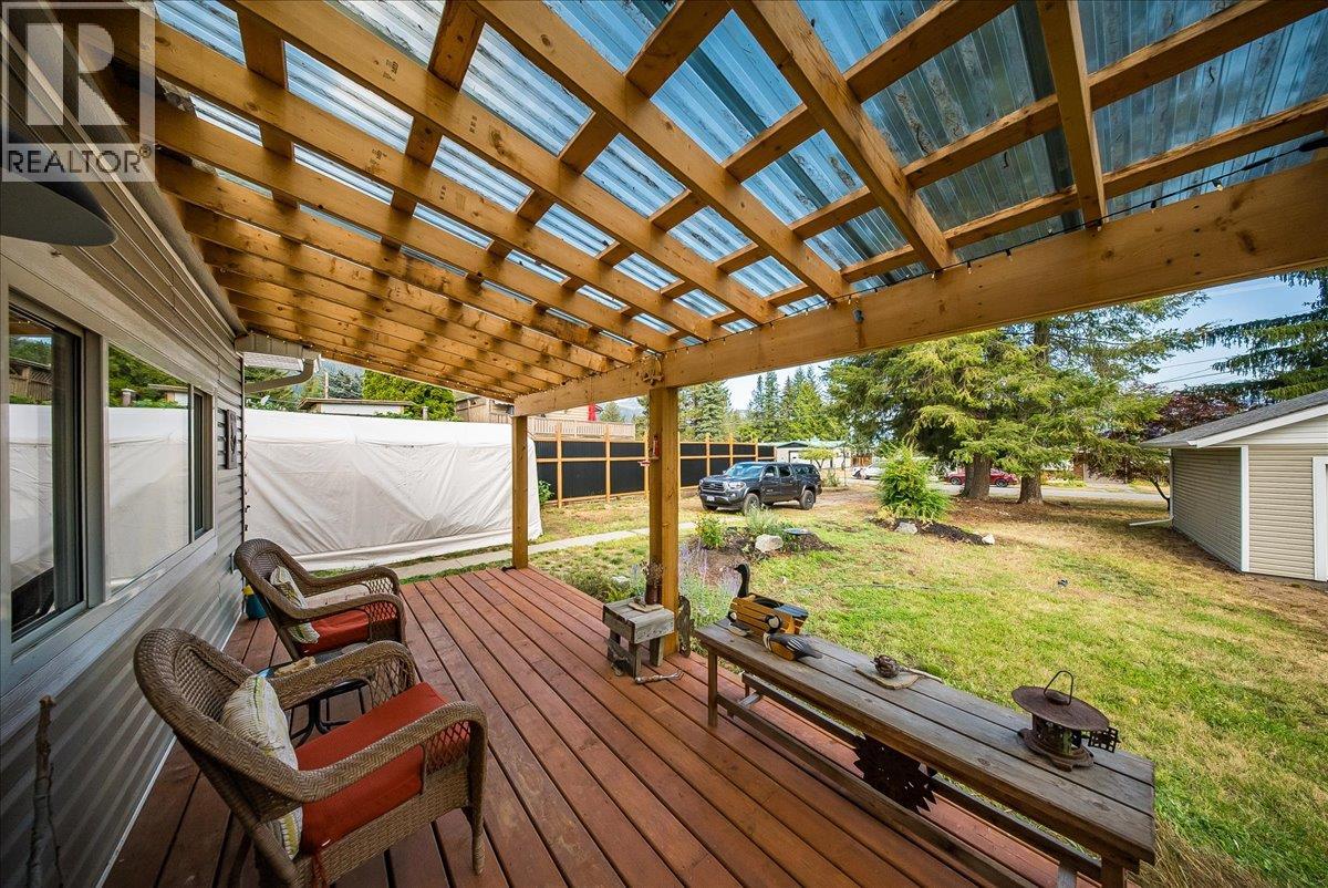 91 Holmes Road, Christina Lake, British Columbia  V0H 1E0 - Photo 30 - 10399080