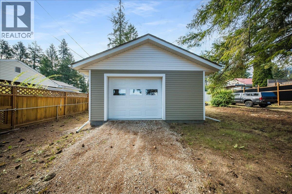 91 Holmes Road, Christina Lake, British Columbia  V0H 1E0 - Photo 35 - 10399080