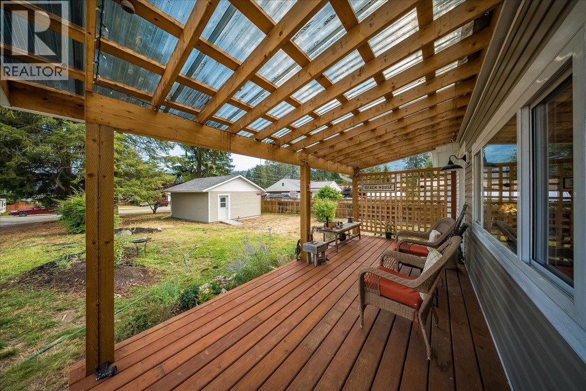91 Holmes Road, Christina Lake, British Columbia  V0H 1E0 - Photo 4 - 10399080