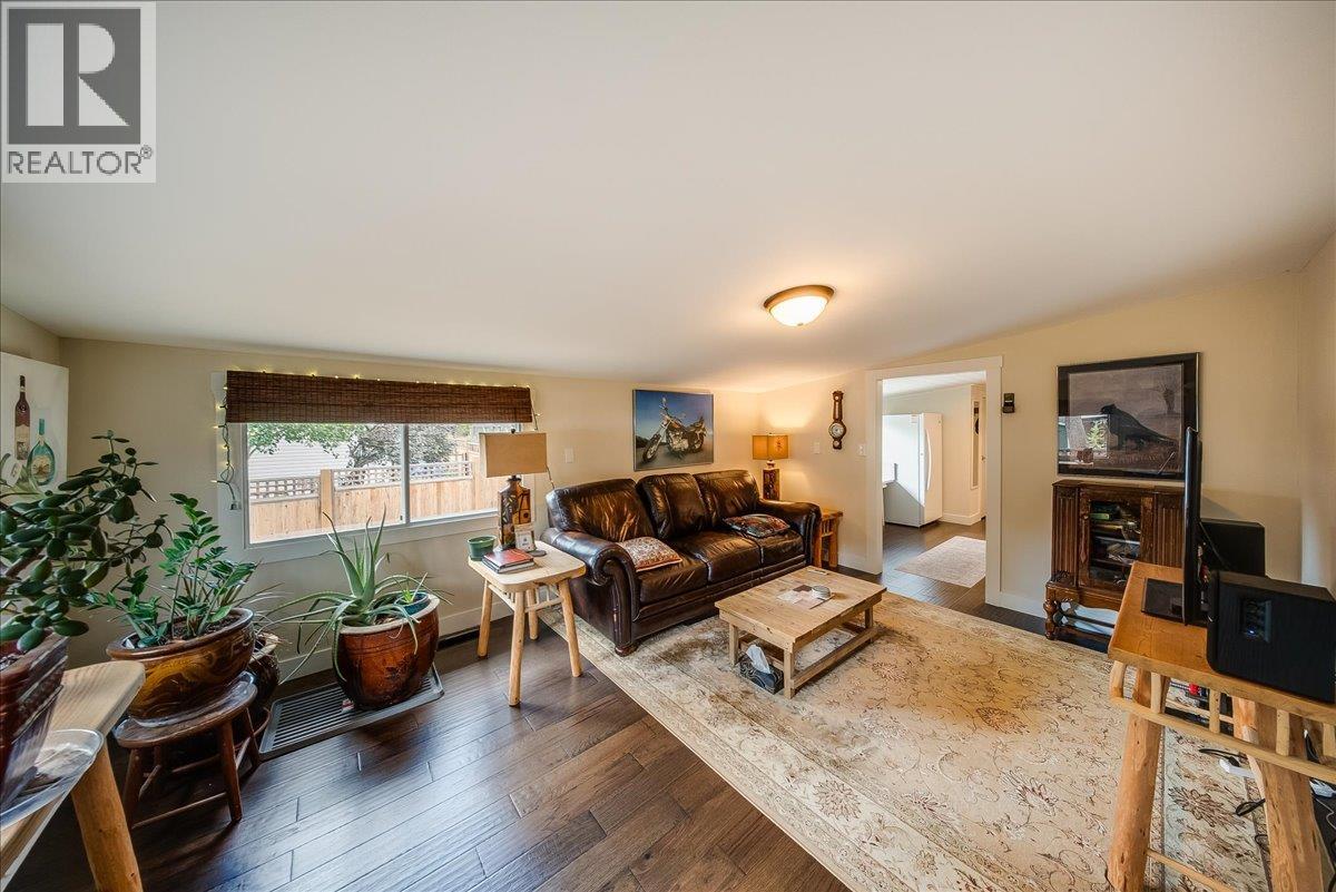91 Holmes Road, Christina Lake, British Columbia  V0H 1E0 - Photo 28 - 10399080
