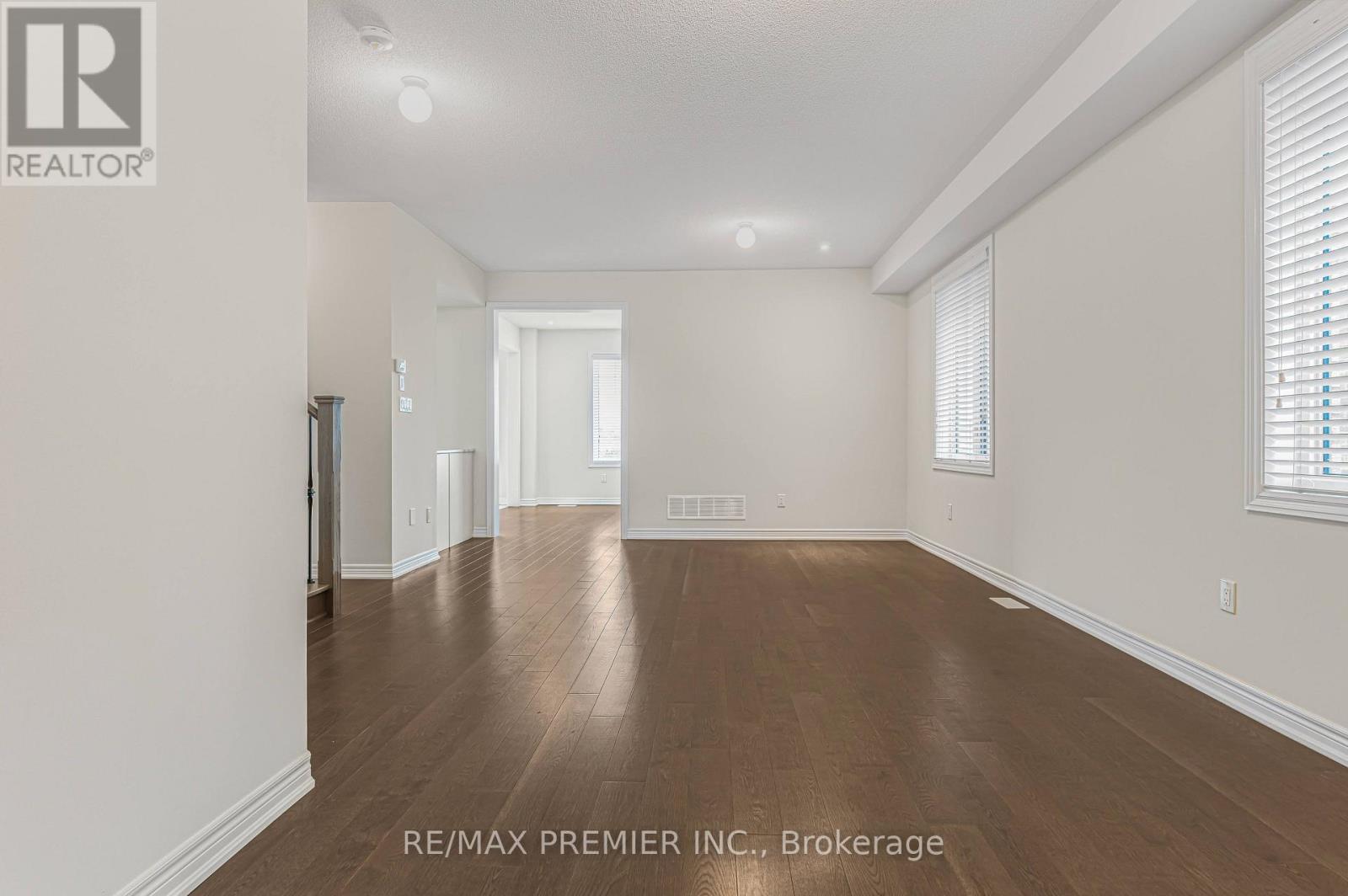 1375 Klondike Court, Oshawa, Ontario  L1L 0T1 - Photo 3 - E13722030