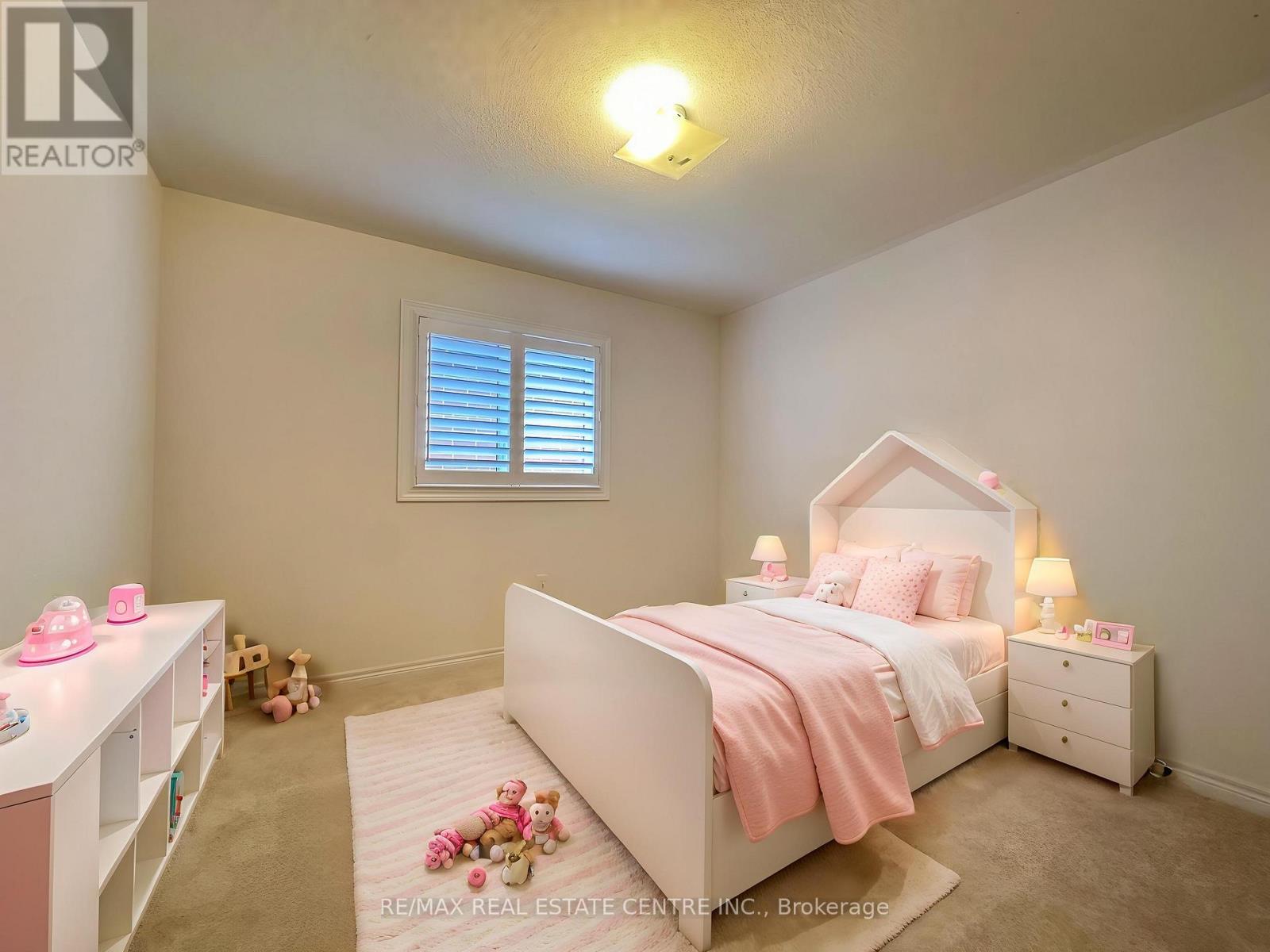 70 Wakefield Boulevard, Essa, Ontario  L3W 0L9 - Photo 21 - N12894422
