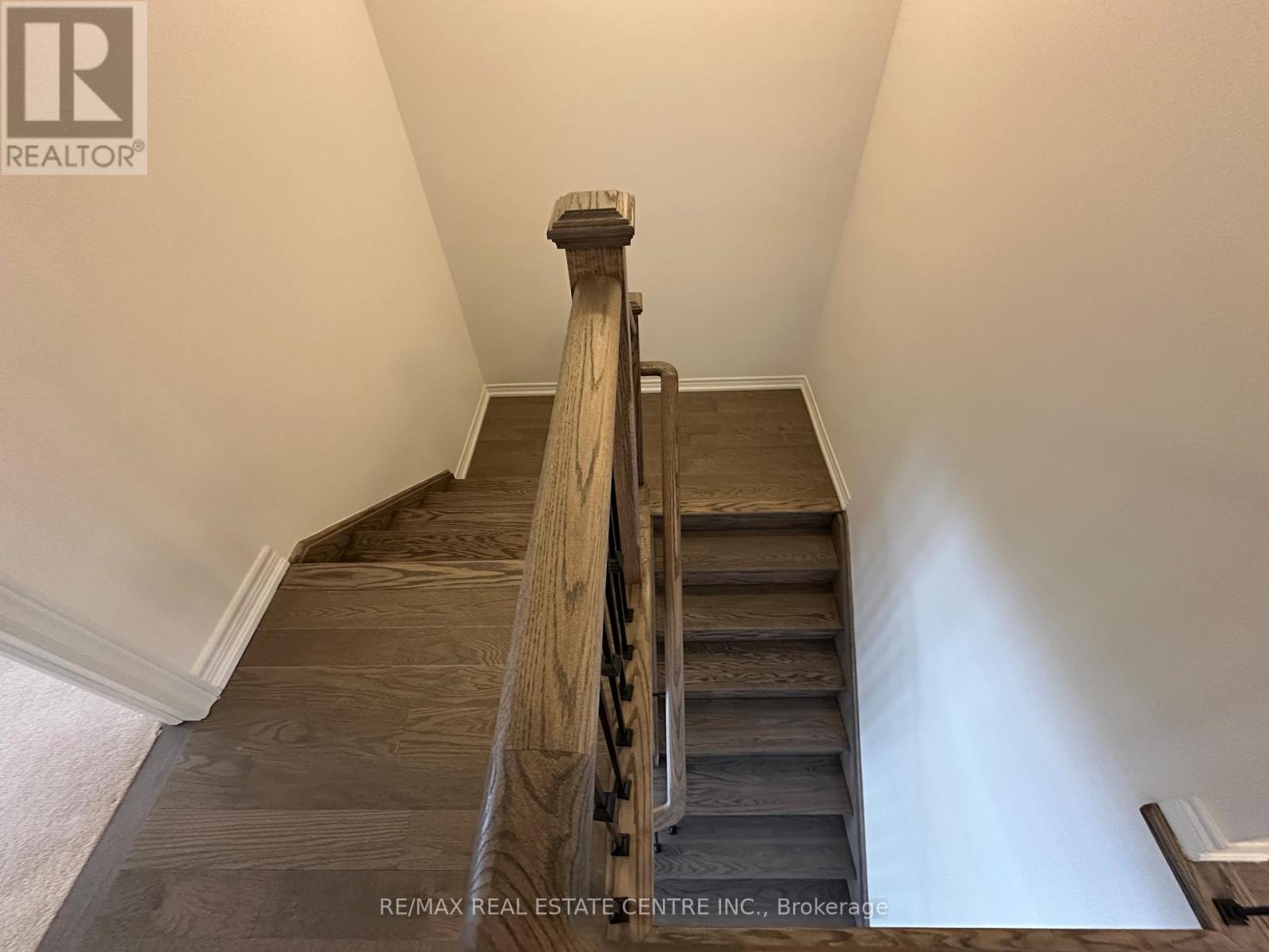 70 Wakefield Boulevard, Essa, Ontario  L3W 0L9 - Photo 14 - N12894422