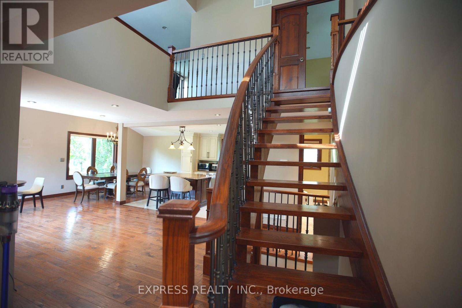 506 Falgarwood Drive, Oakville, Ontario  L6H 1N3 - Photo 20 - W13725168