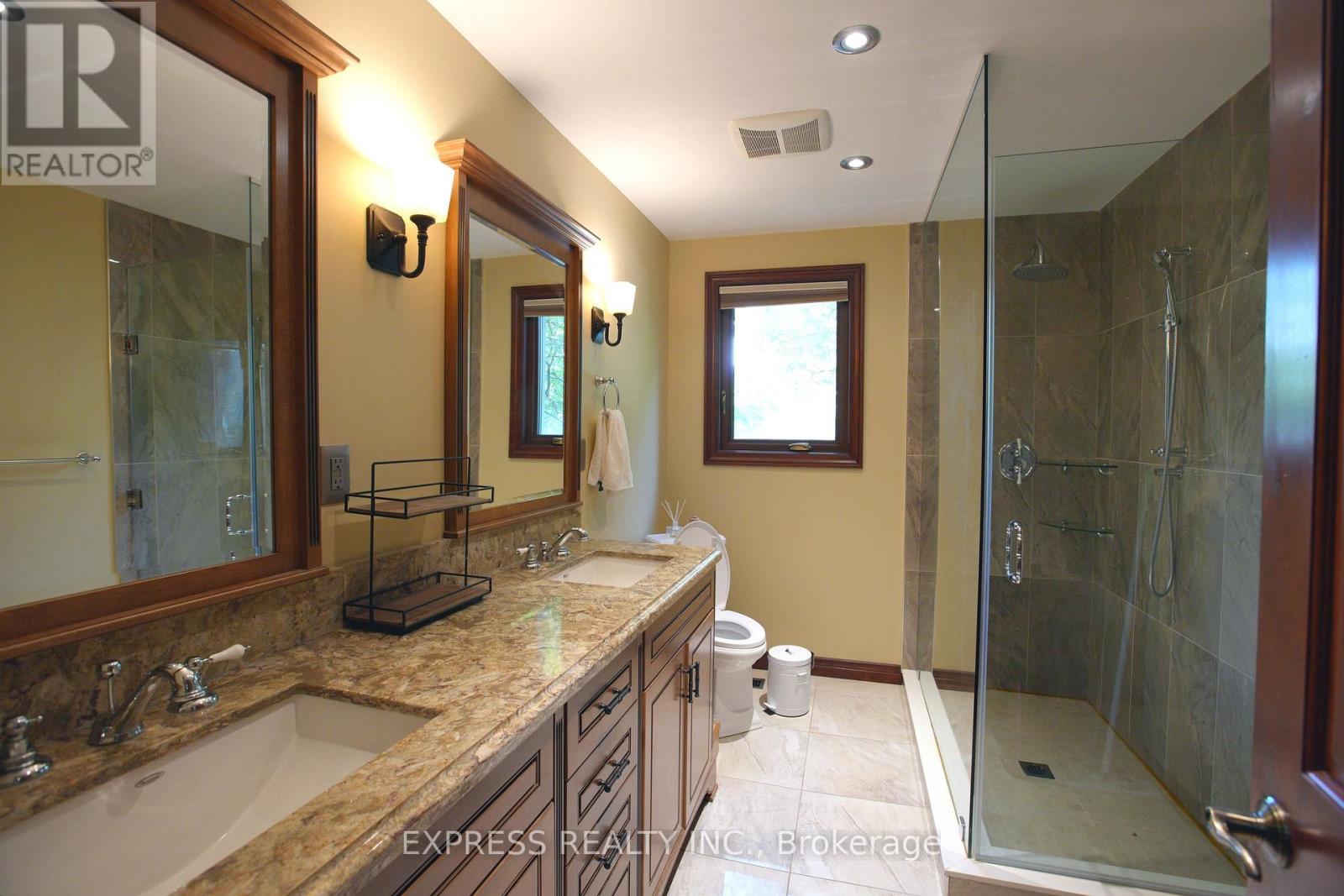 506 Falgarwood Drive, Oakville, Ontario  L6H 1N3 - Photo 28 - W13725168