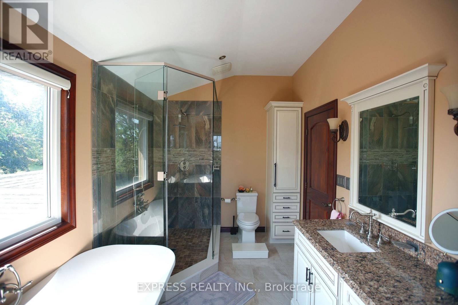 506 Falgarwood Drive, Oakville, Ontario  L6H 1N3 - Photo 30 - W13725168