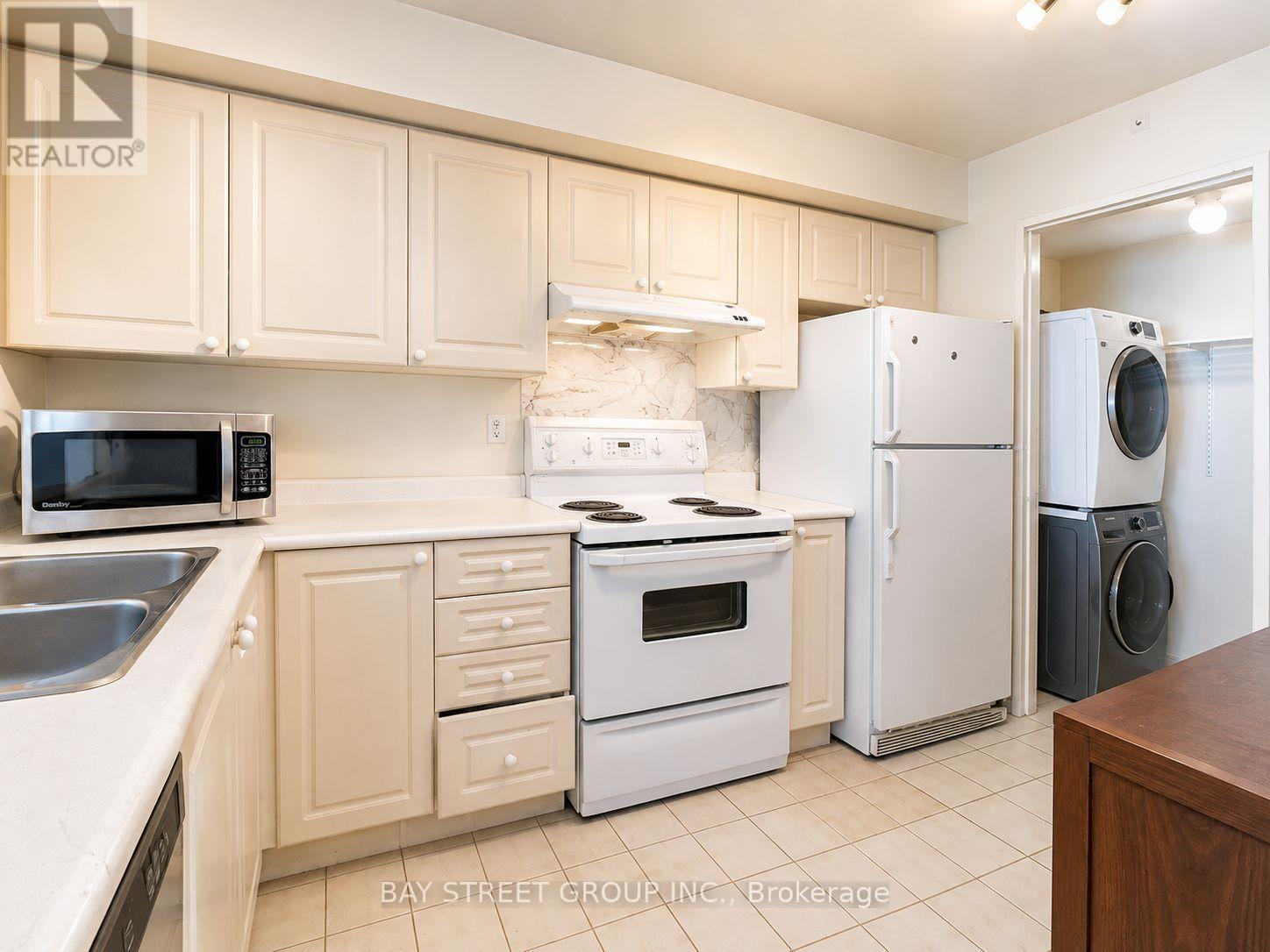 510 - 18 Lee Centre Drive, Toronto, Ontario  M1H 3H5 - Photo 4 - E13712548