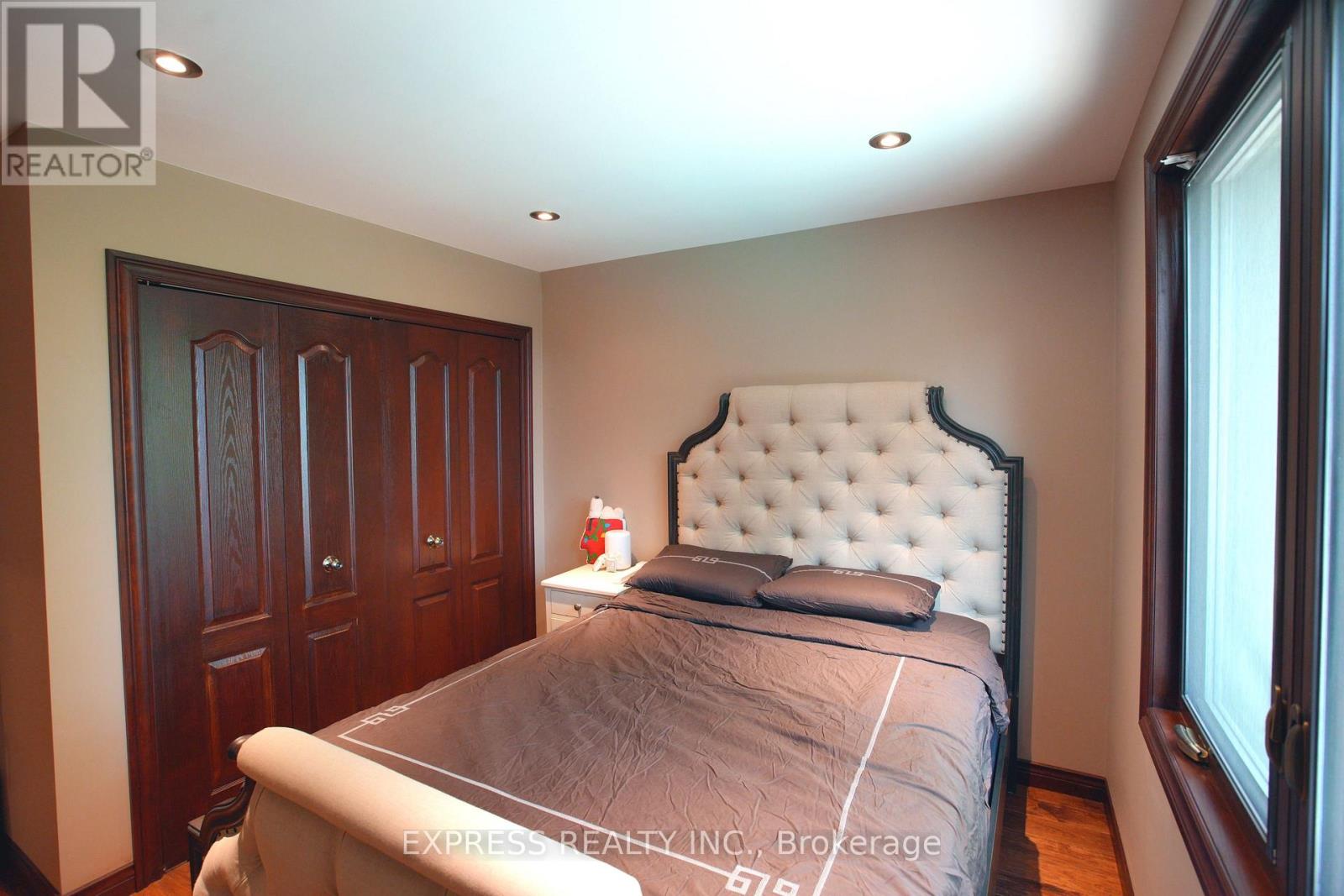 506 Falgarwood Drive, Oakville, Ontario  L6H 1N3 - Photo 36 - W13725168